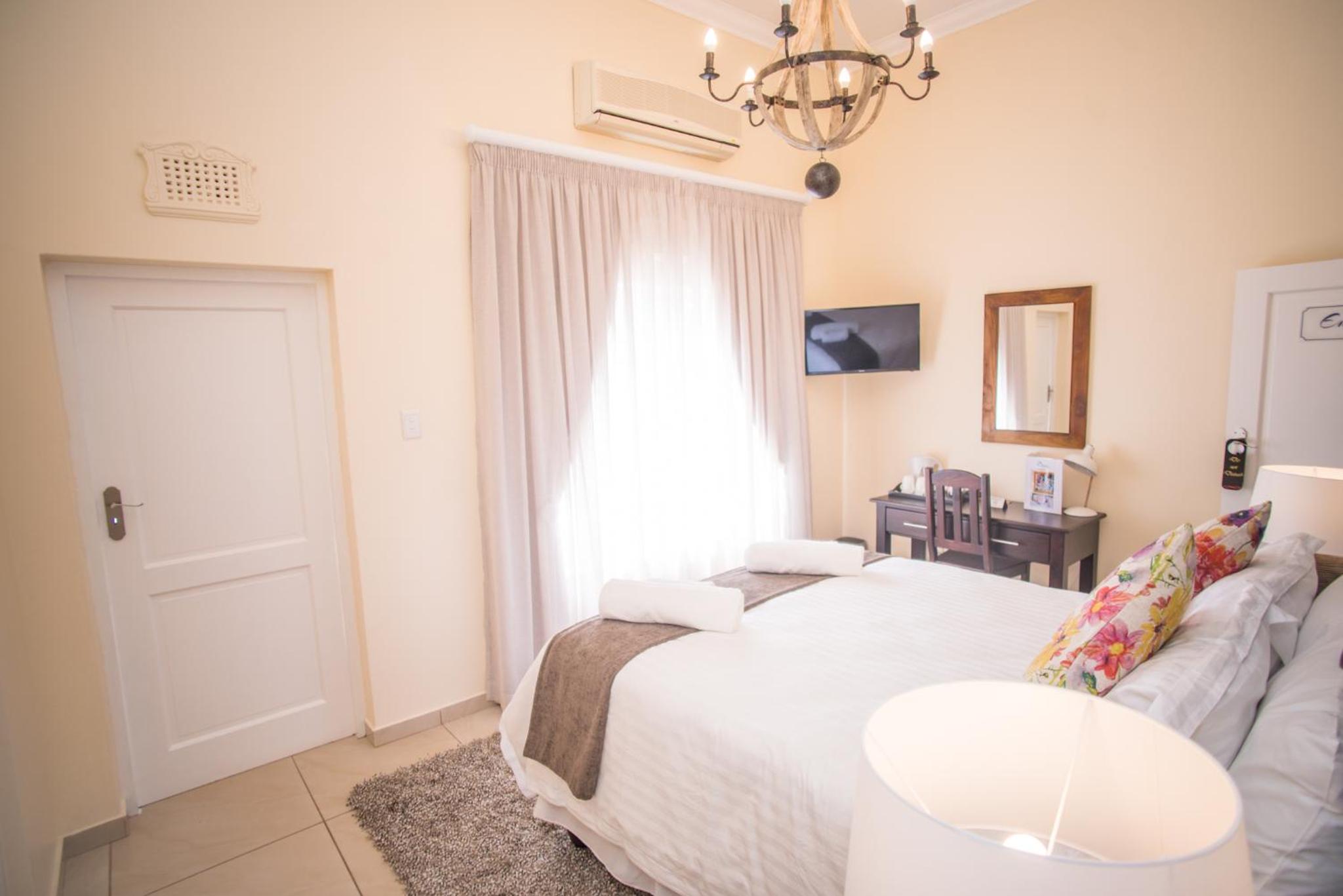 Luxury Double Bedroom - Photo 11