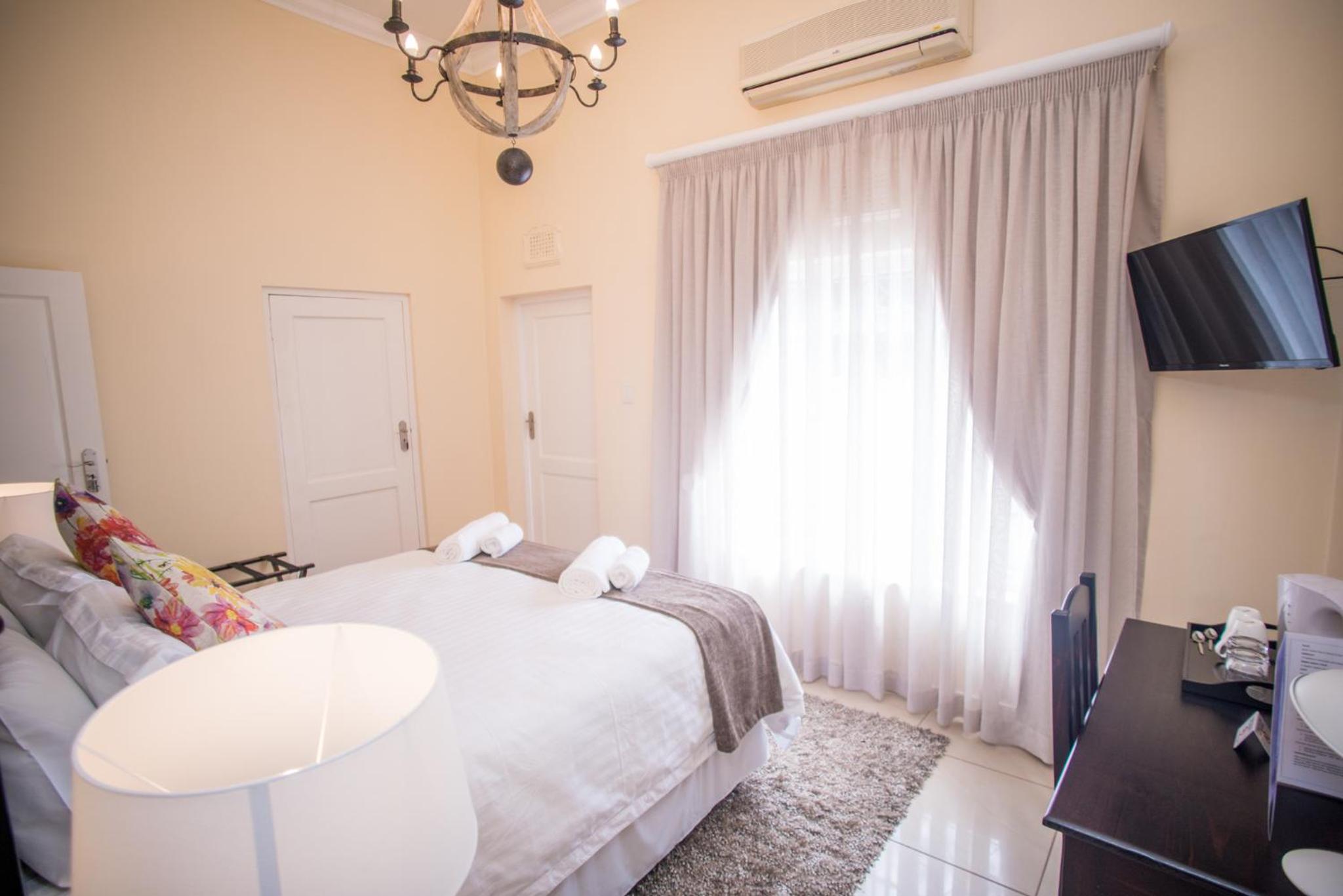 Luxury Double Bedroom - Photo 4