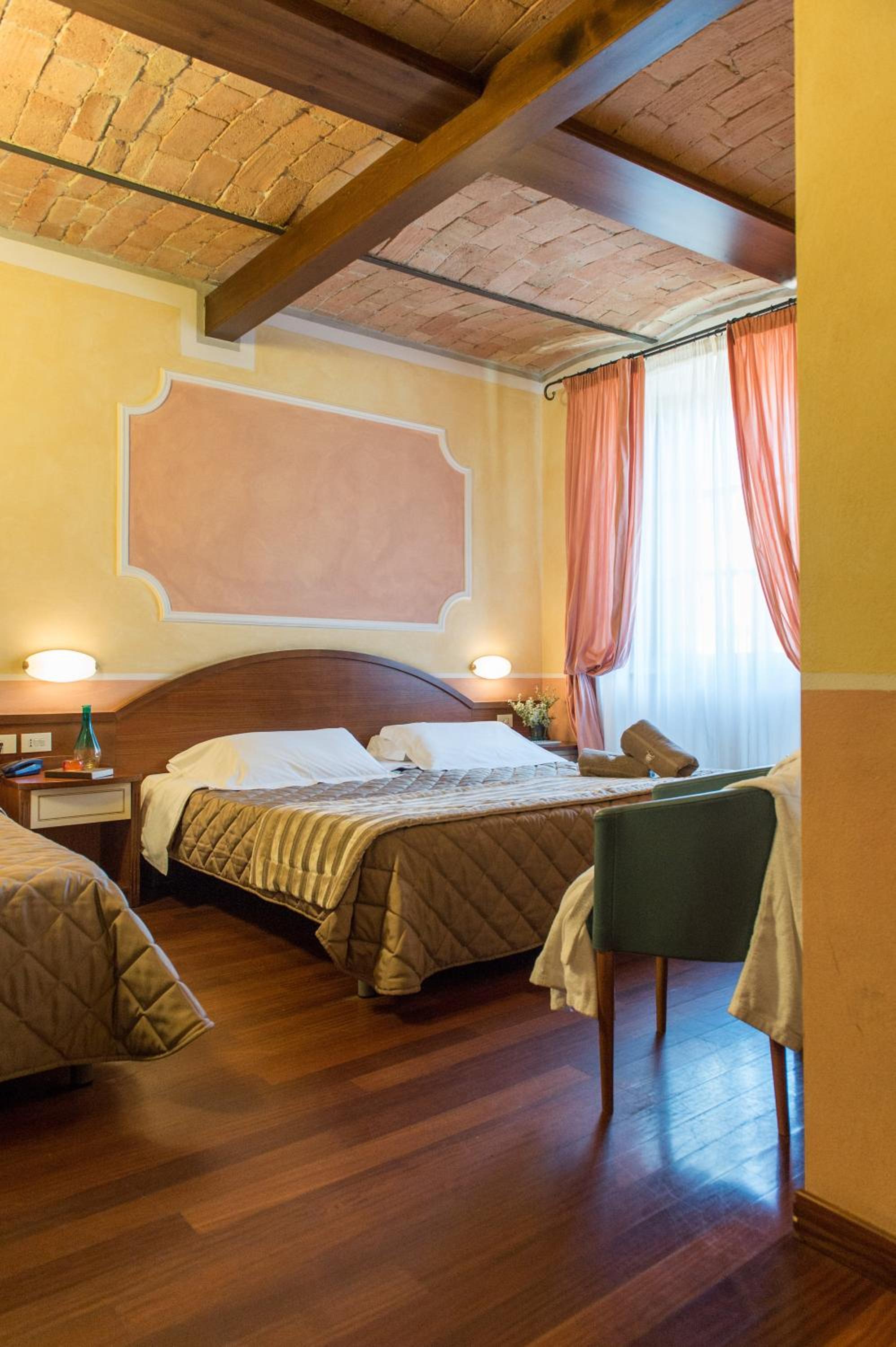 Superior Triple Room photo 3