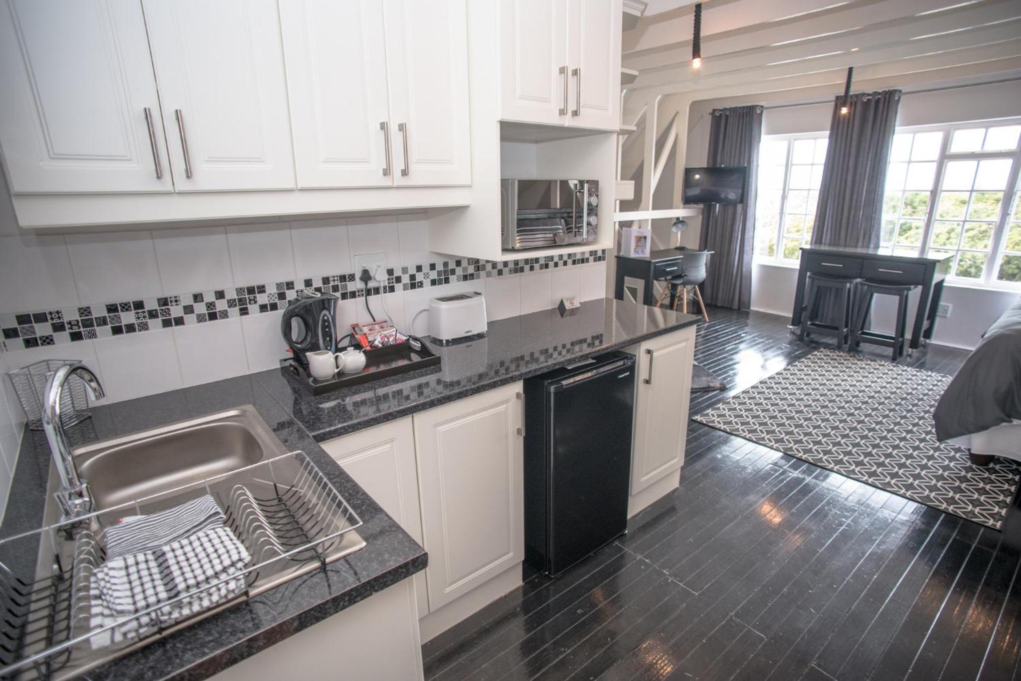 Apartment with Sea View - Photo 15