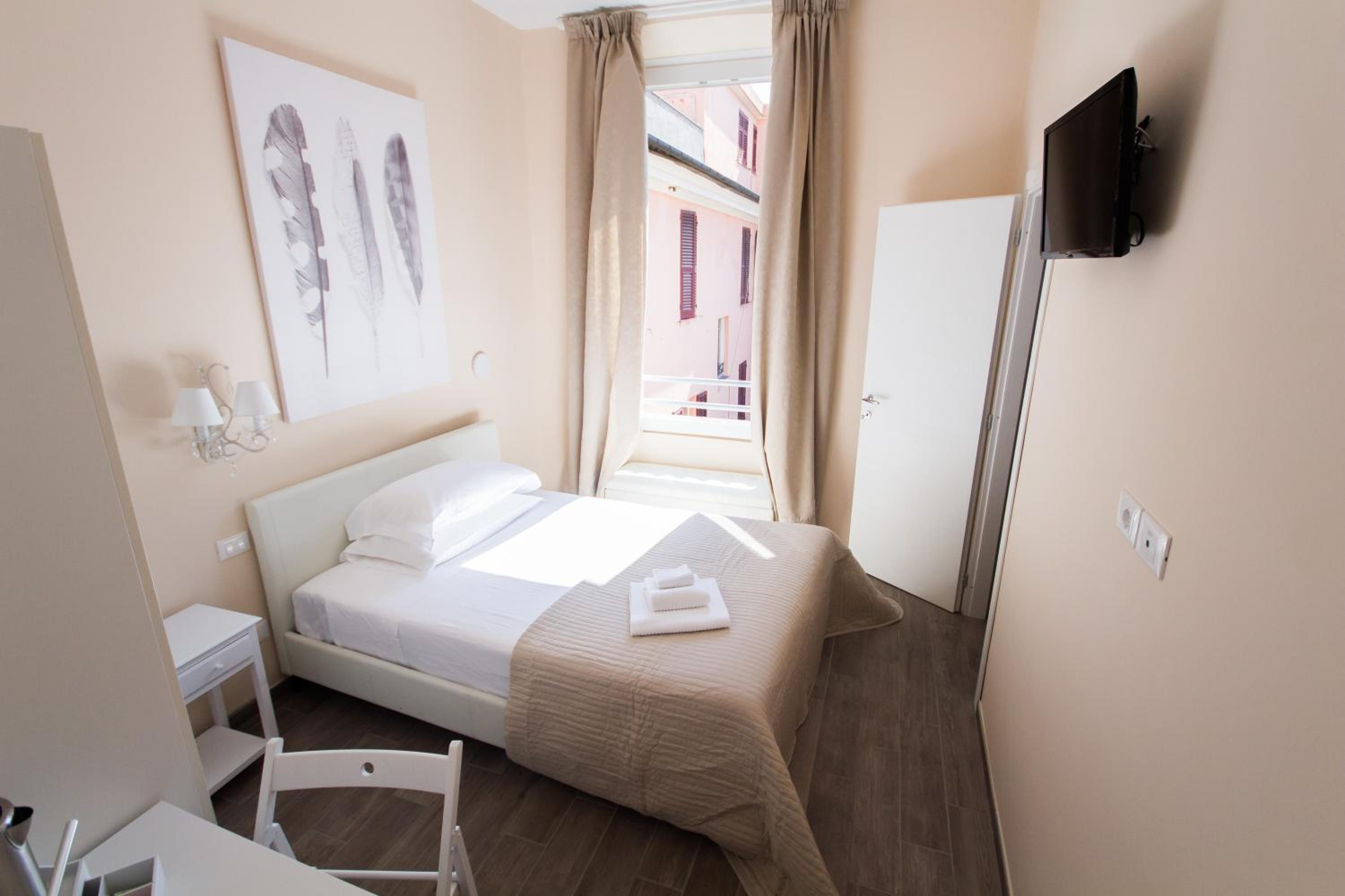 Double Room with Private Bathroom photo 3