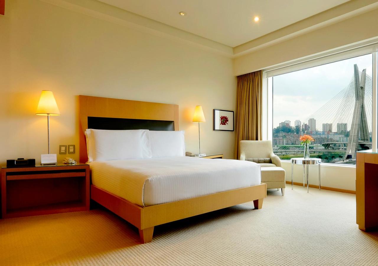 Queen Room with Bridge View - Photo 7