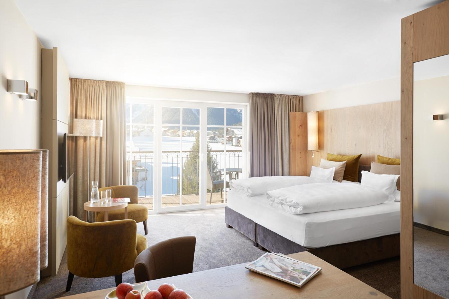 Superior Double Room with Mountain View - Photo 1
