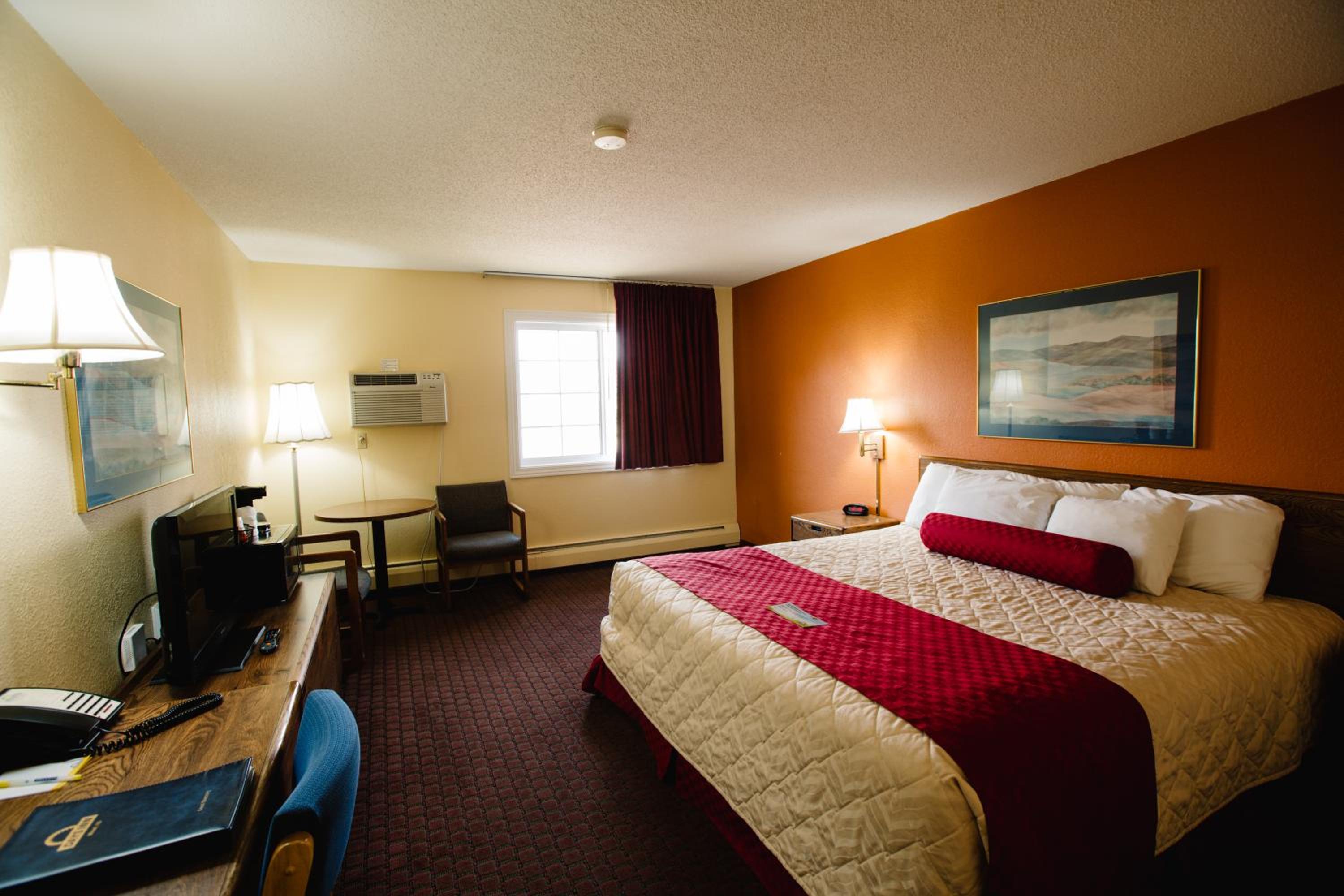 King Room - Non-Smoking - Photo 2