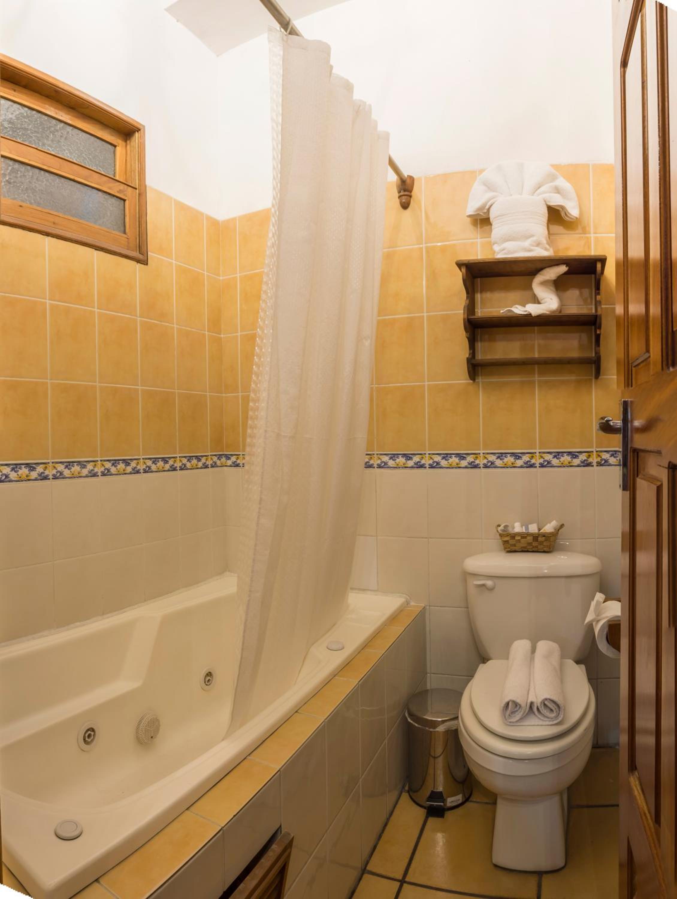 King Room with Spa Bath photo 3