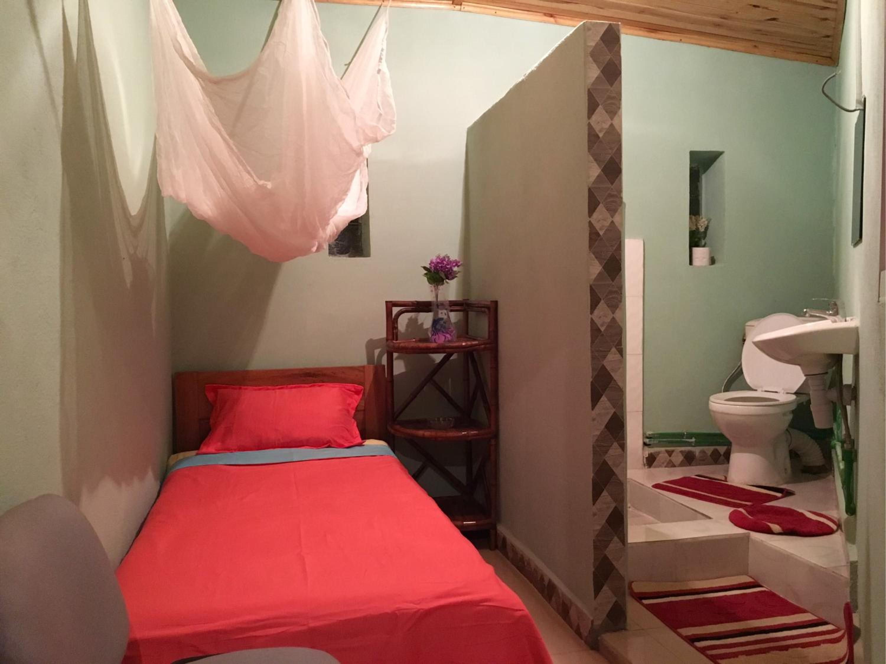 Single Room photo 3