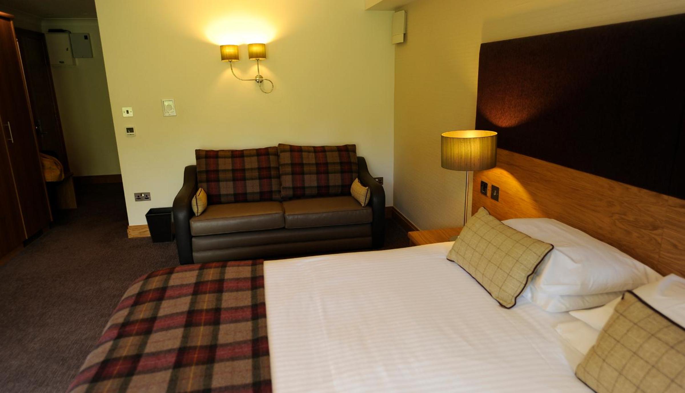 Master Suite with Shared Terrace photo 1