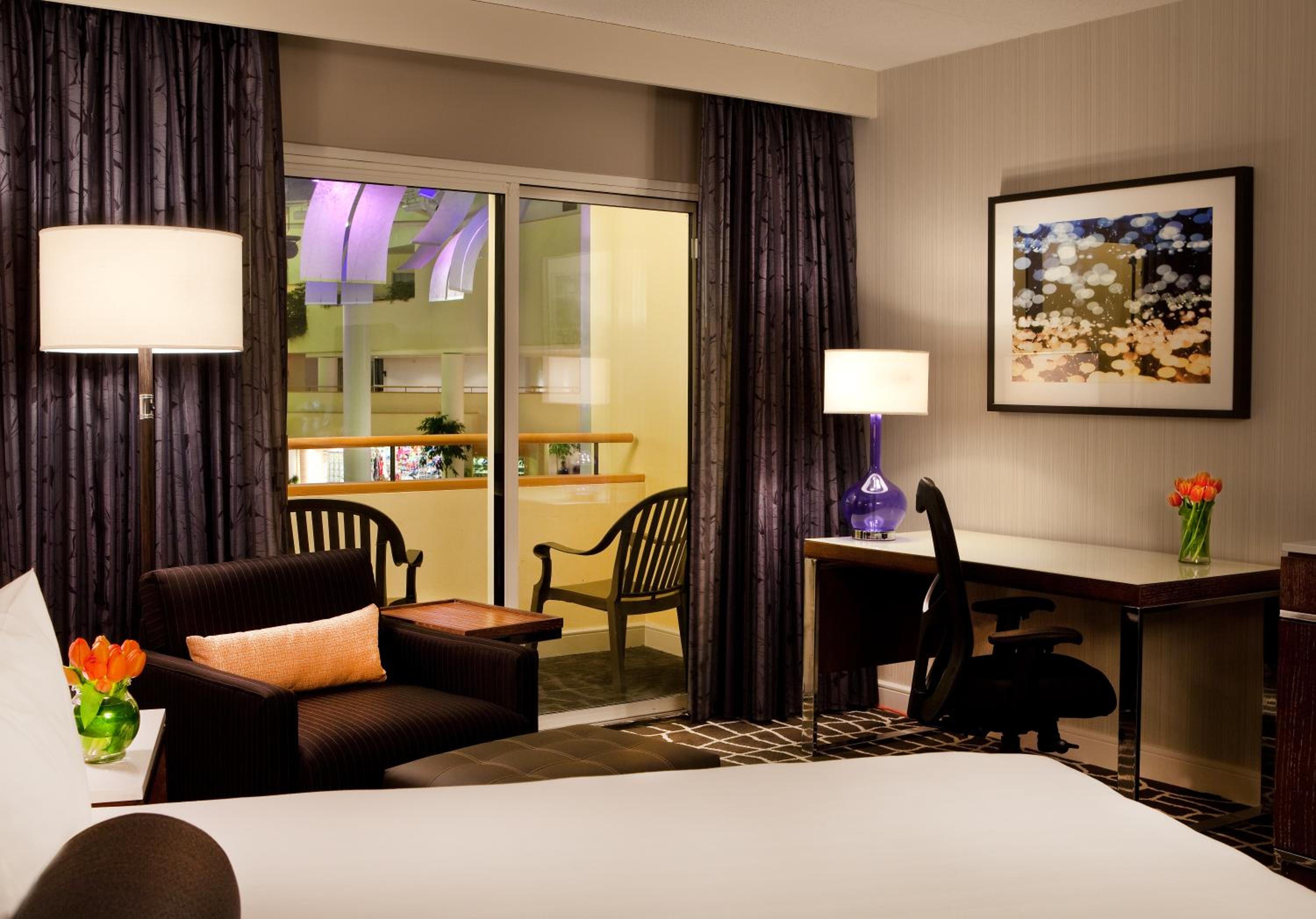 Double Room with Two Double Beds and Balcony - Photo 5