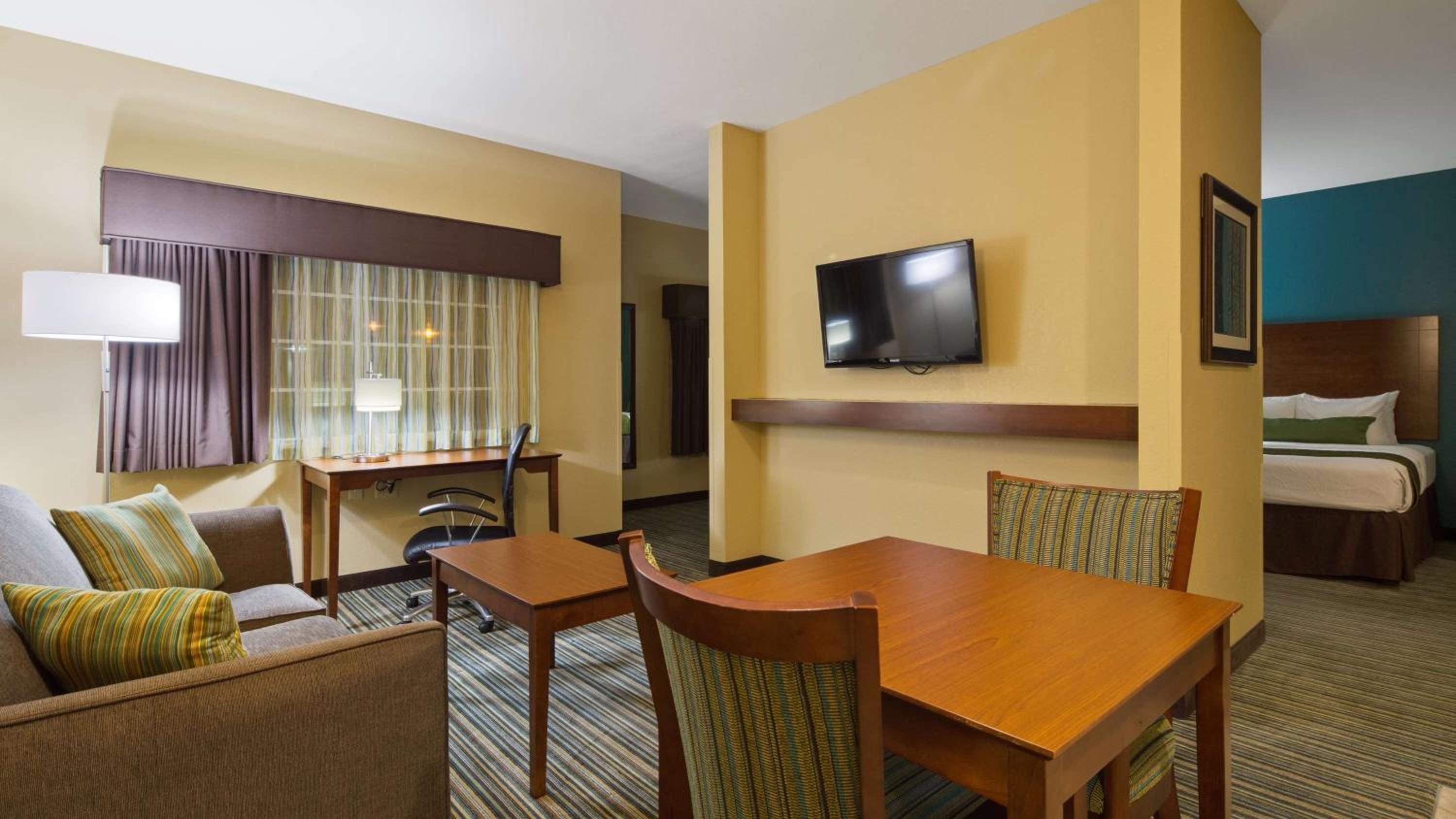 Queen Suite with Two Queen Beds - Disability Access photo 3