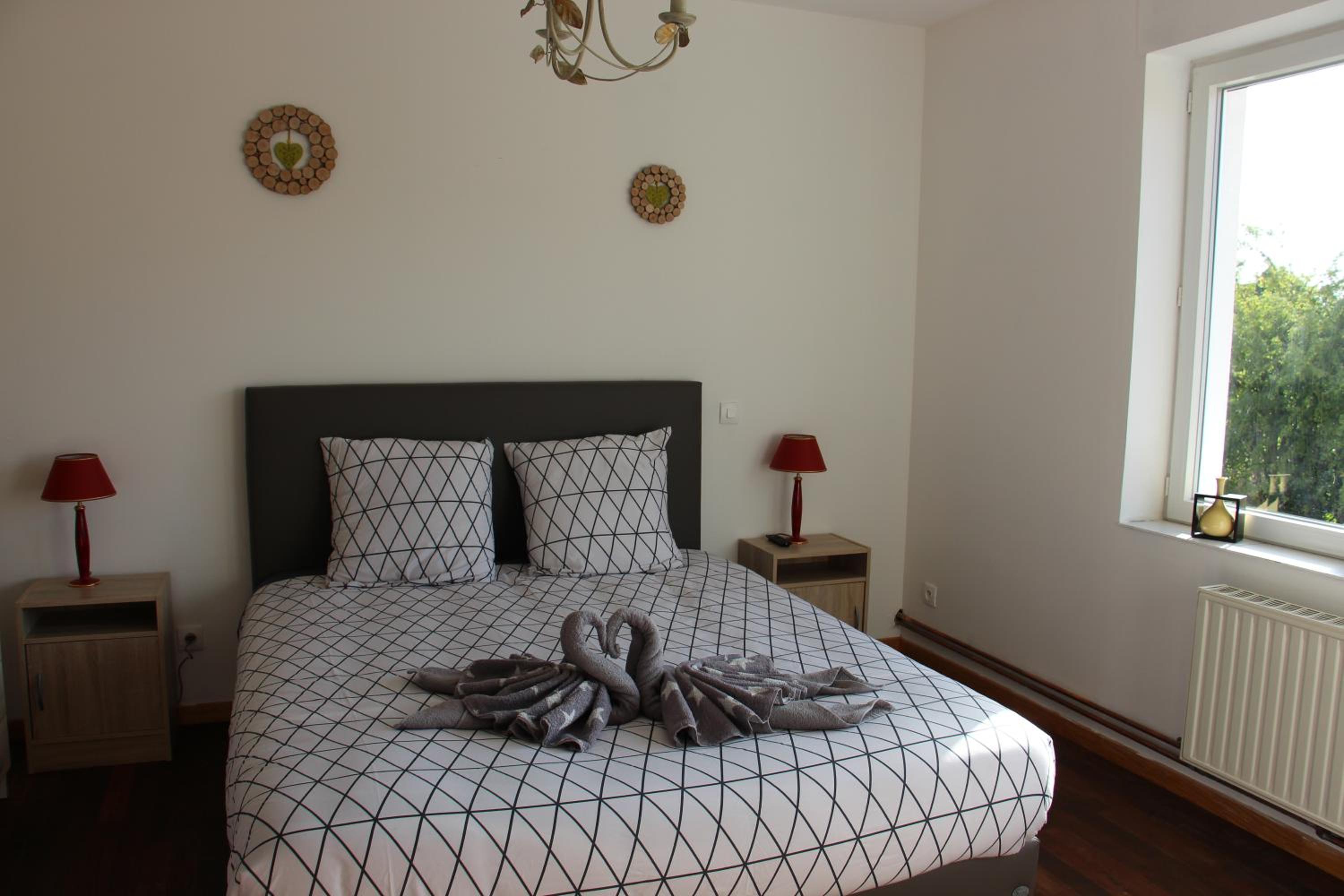 Family Room with Private Bathroom - Photo 7