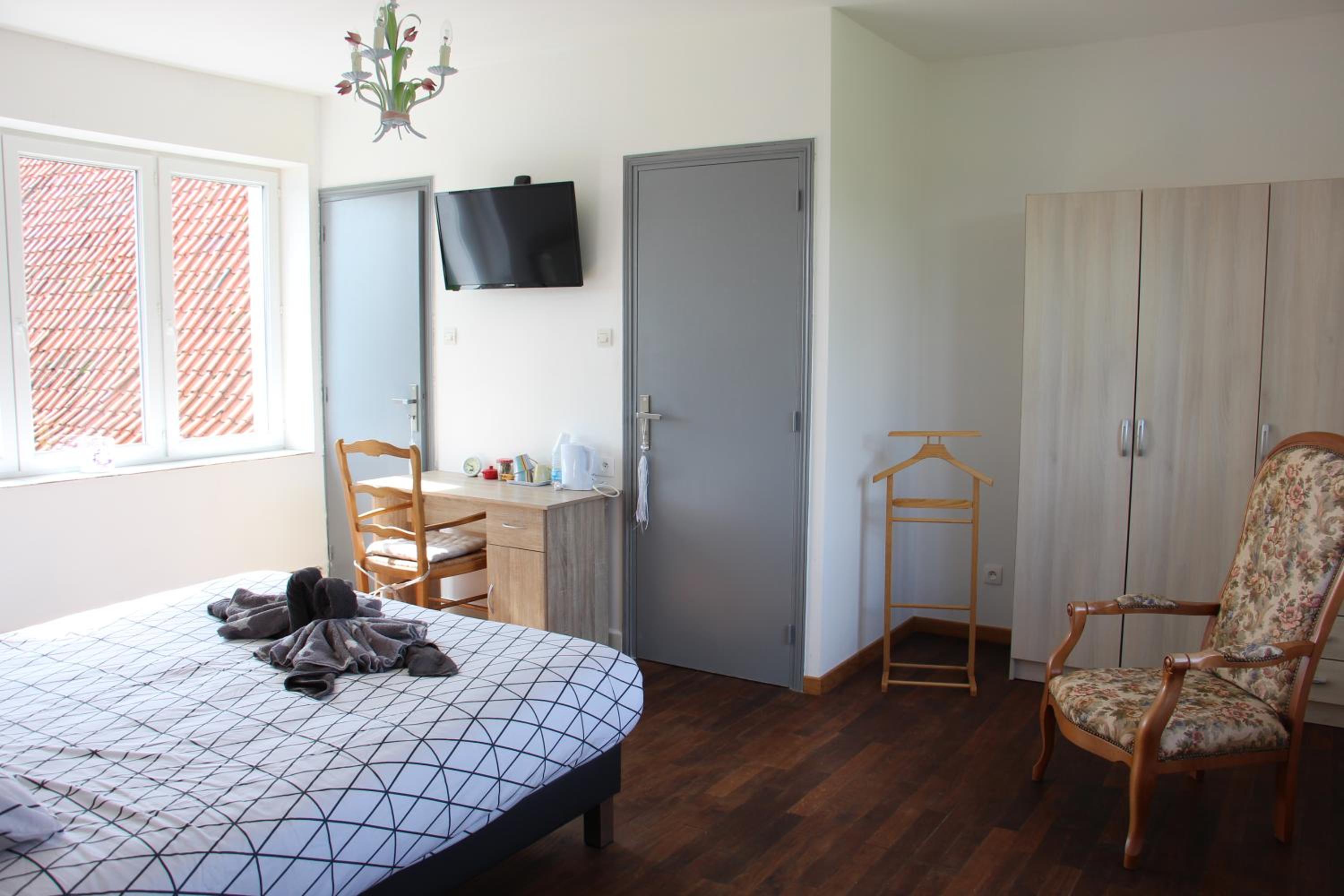 Family Room - Photo 10