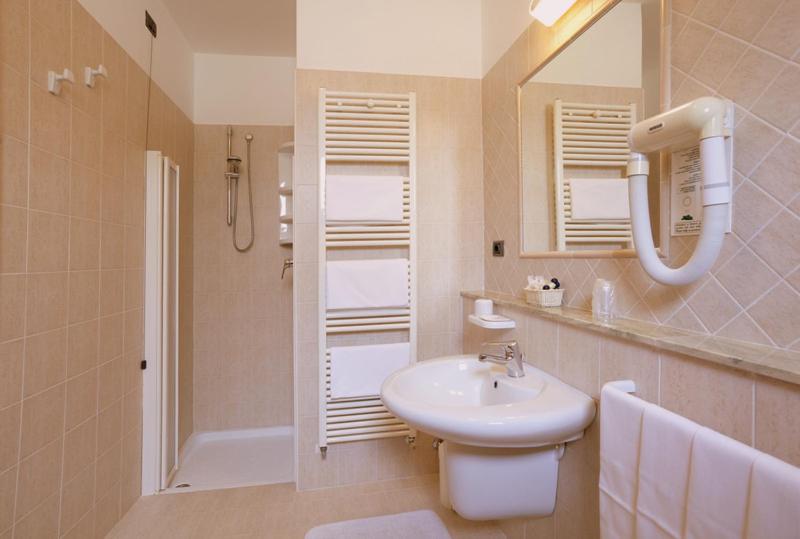 Superior Double or Twin Room - Photo 6