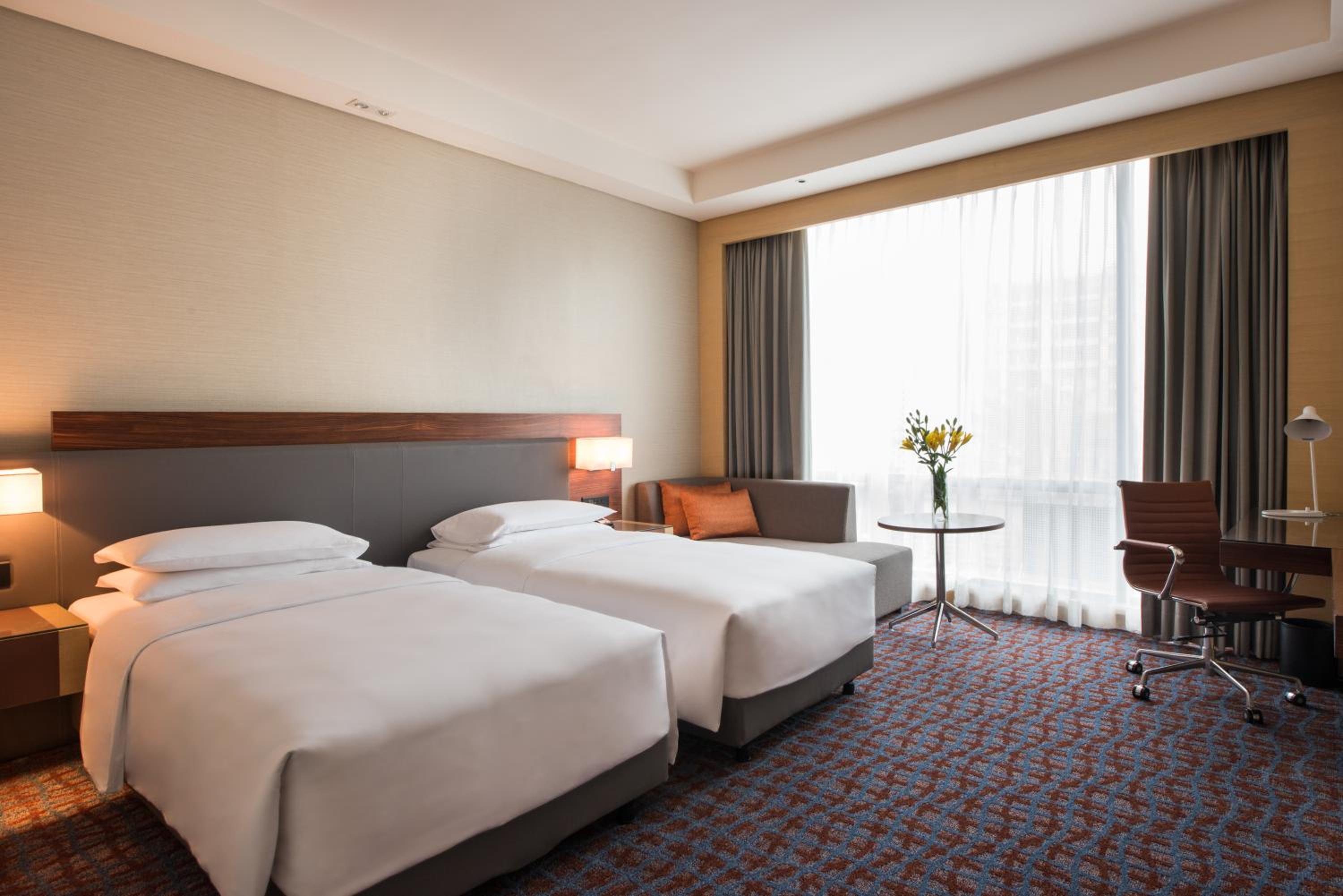 Twin Room | 20% discount on Food & Soft Beverage (No IRD) & Laundry