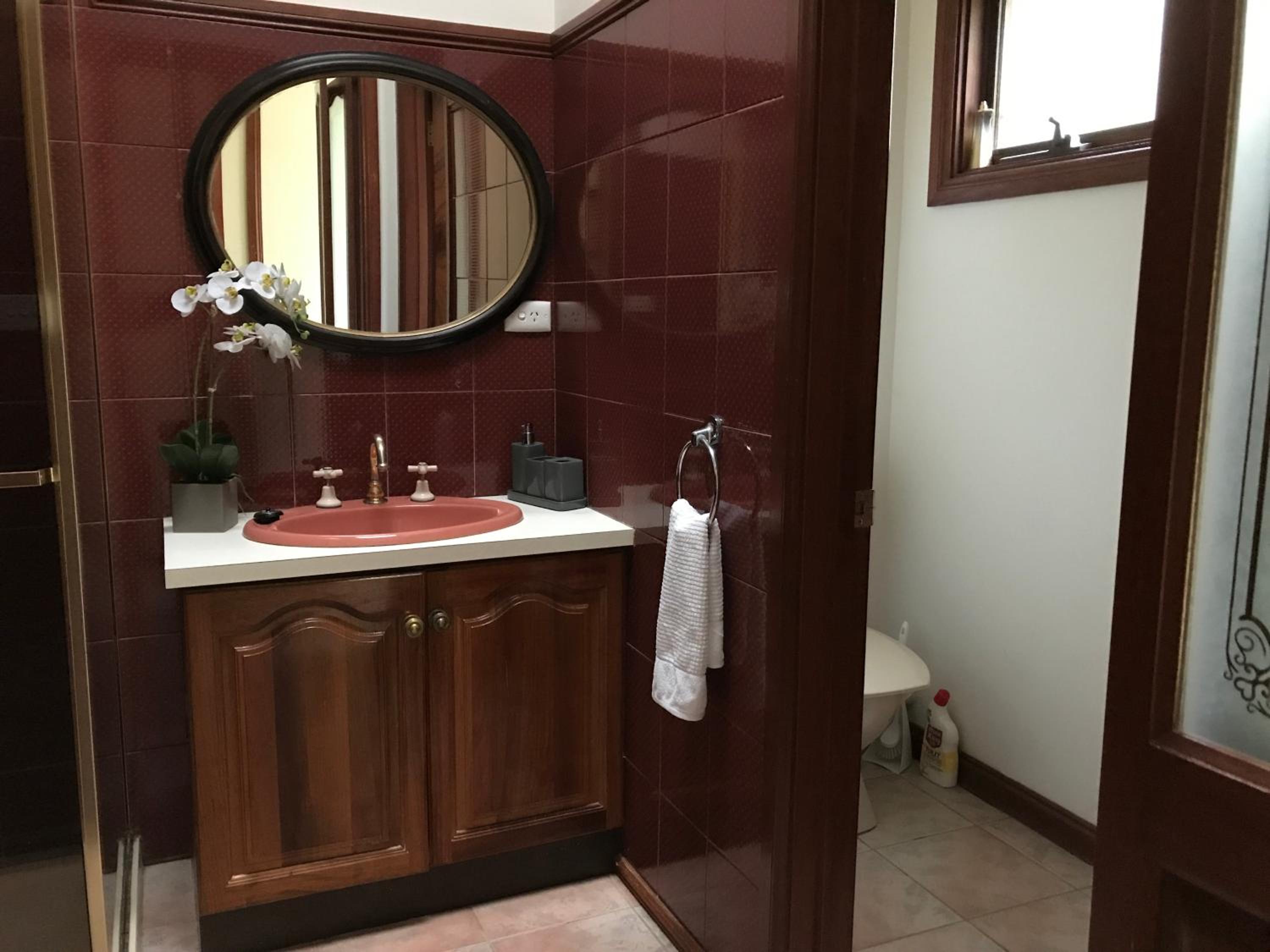 King Room with Private Bathroom photo 2