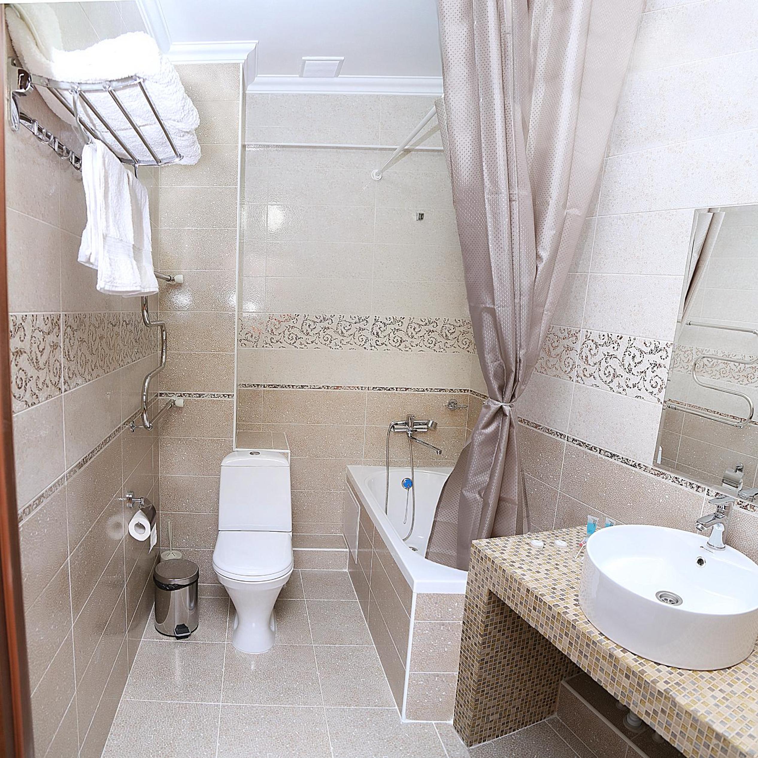 Twin Room with Private Bathroom