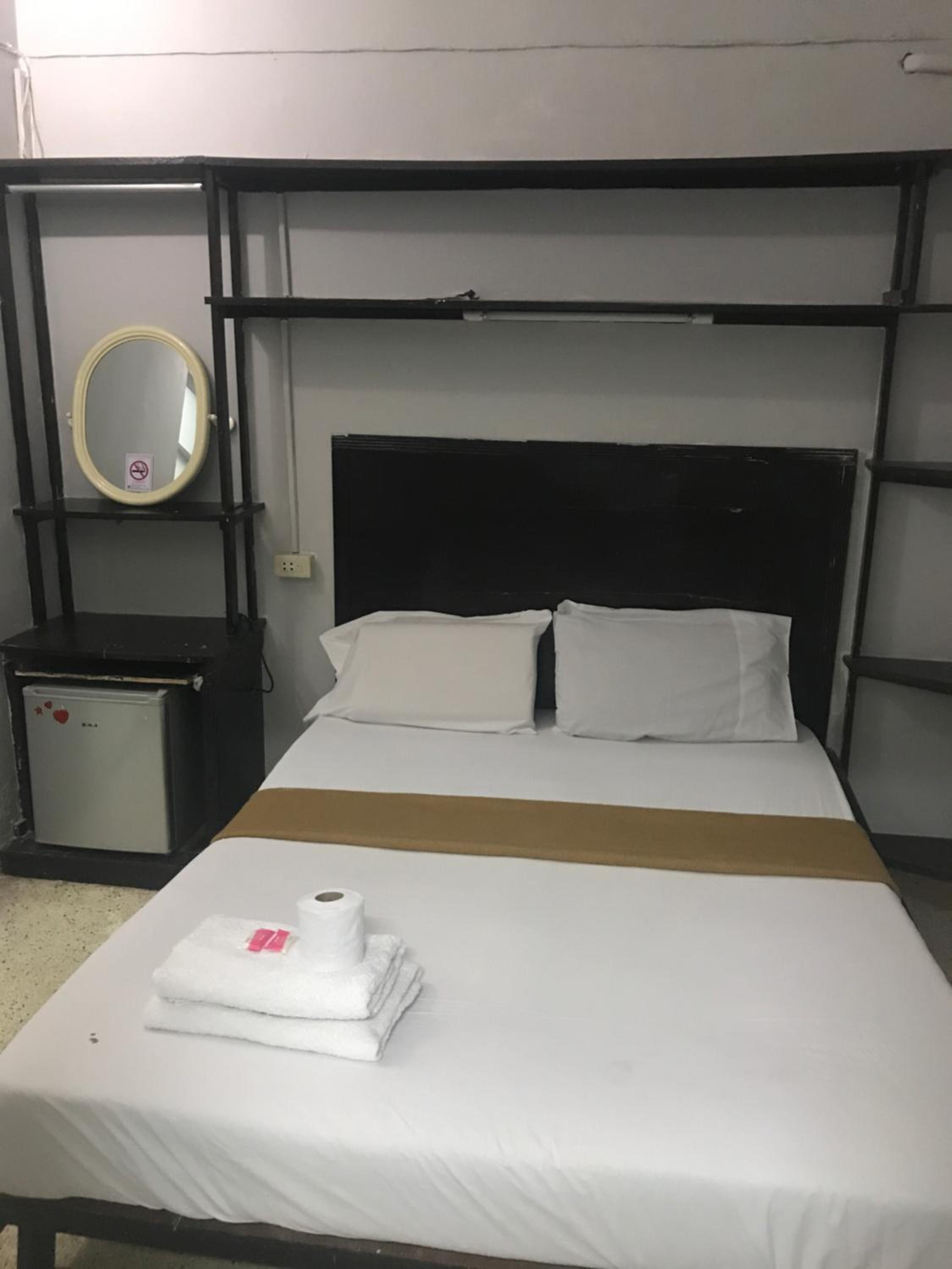 Economy Double Room - Photo 3