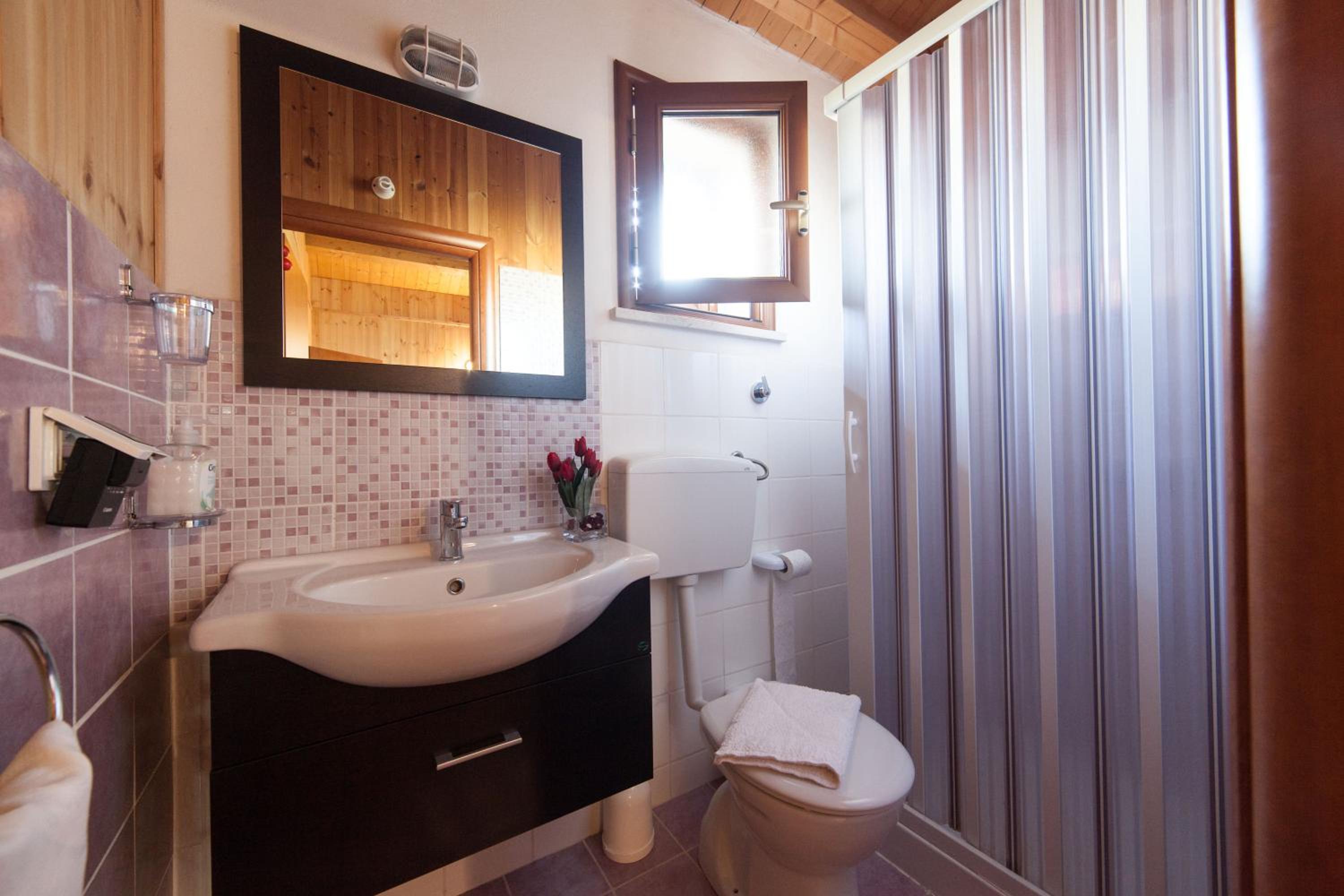 Double Room - Photo 2