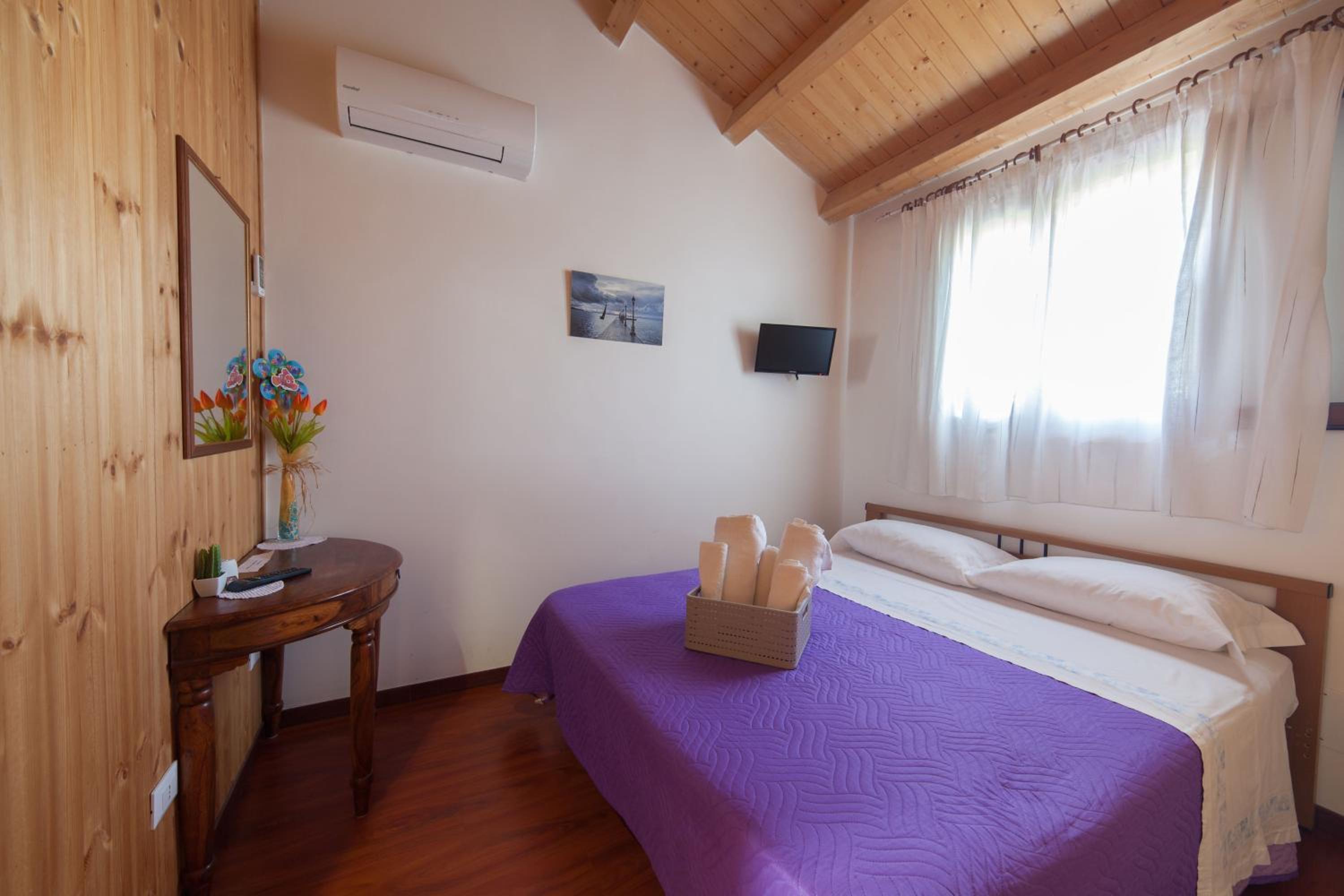 Deluxe Double or Twin Room photo 2