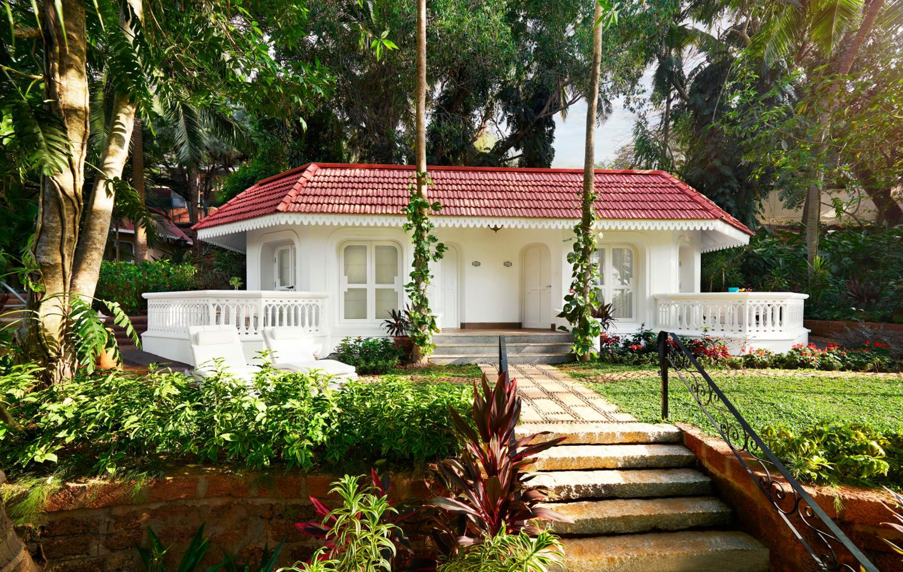 Aguada Cottage Garden View - King Bed - 15% Discount on Food & Beverages, SPA