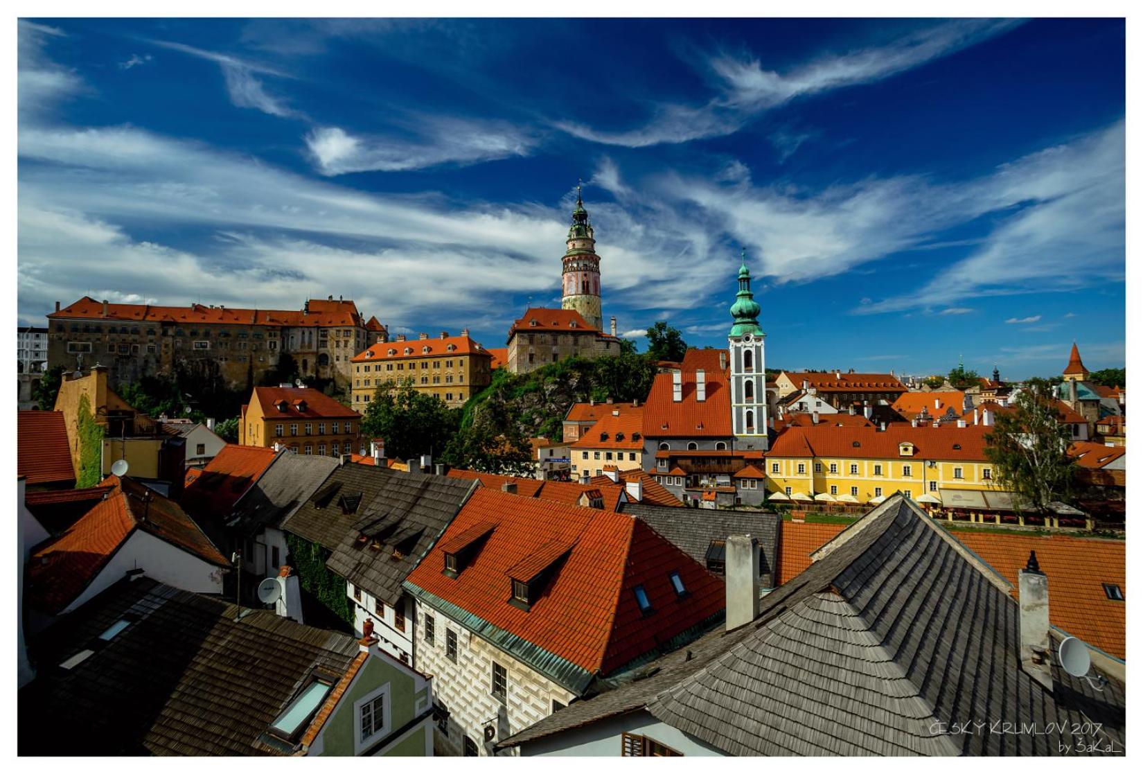 Attic Apartment with Castle View photo 2