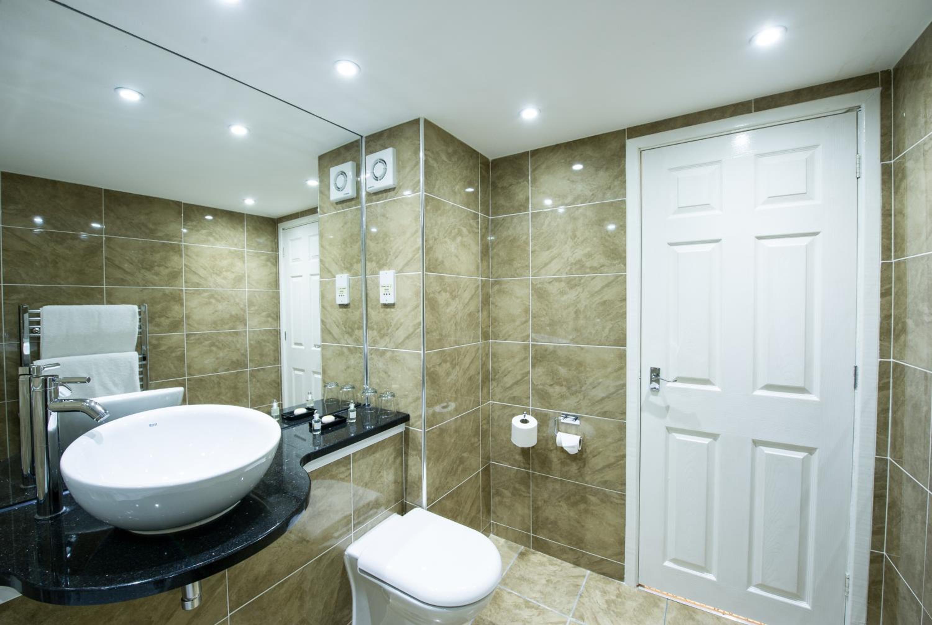 Standard Twin Room - Photo 2