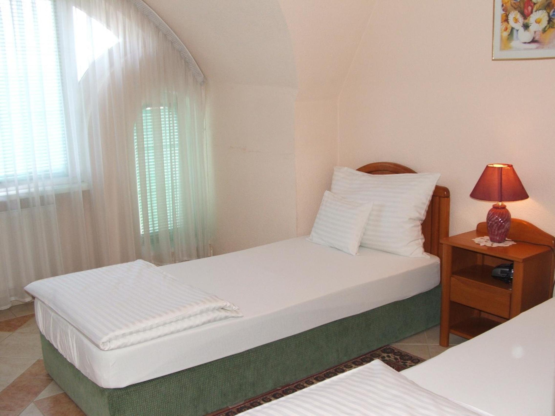 Double or Twin Room - Photo 2