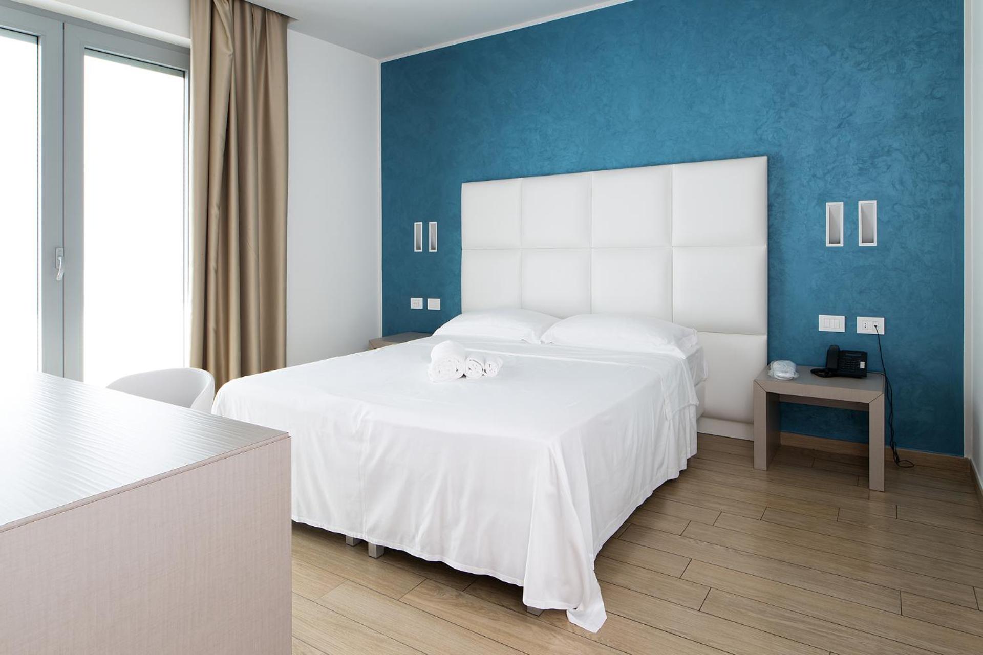 Double or Twin Room with Balcony photo 3