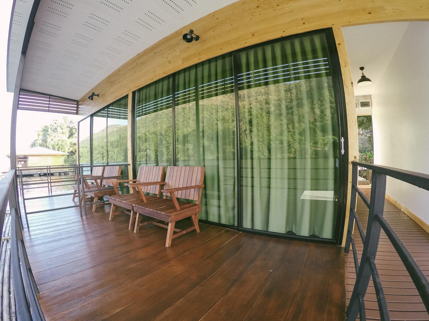 King Room with Lake View - Photo 19