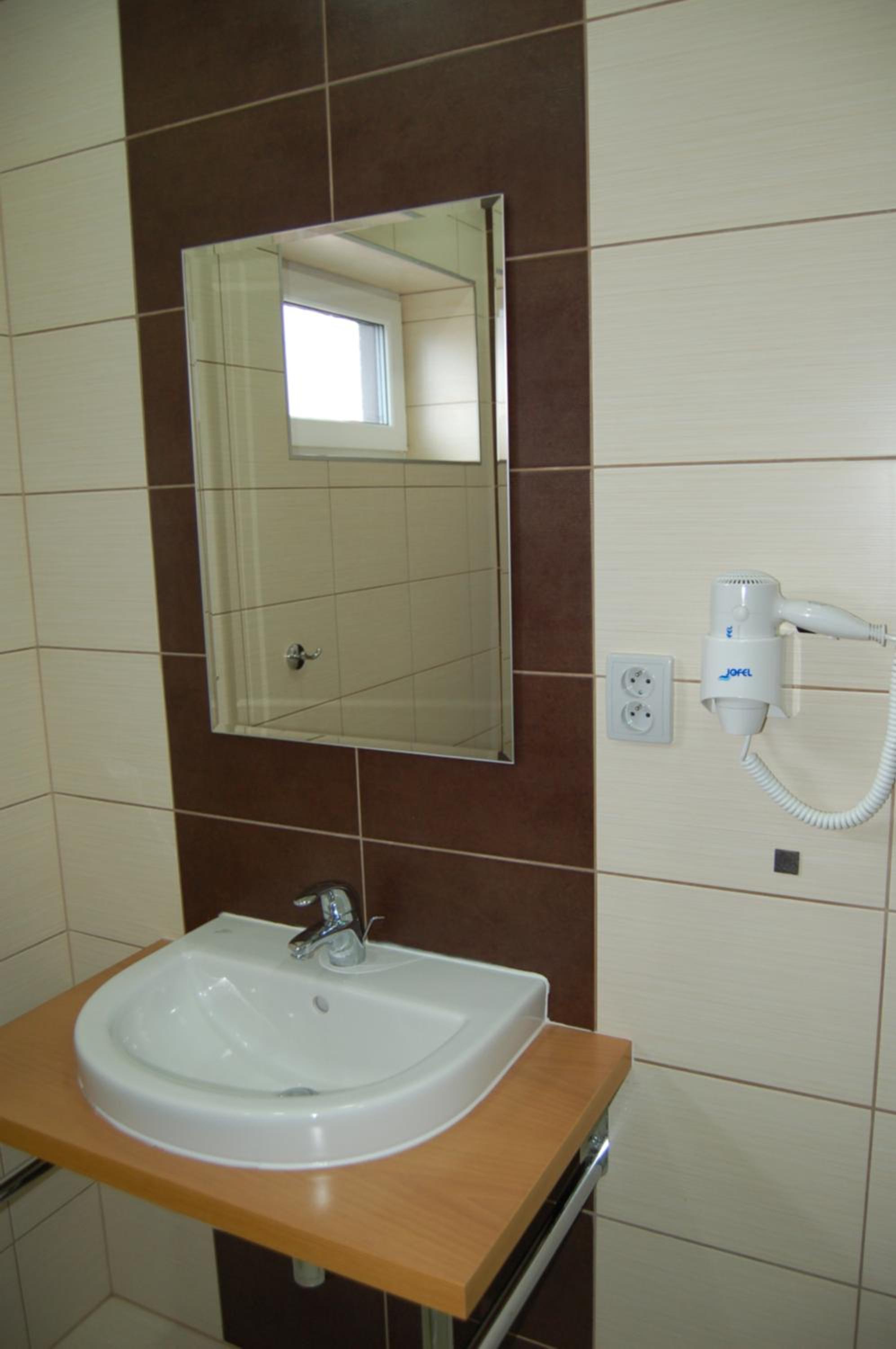 Triple Room with Private Bathroom photo 3