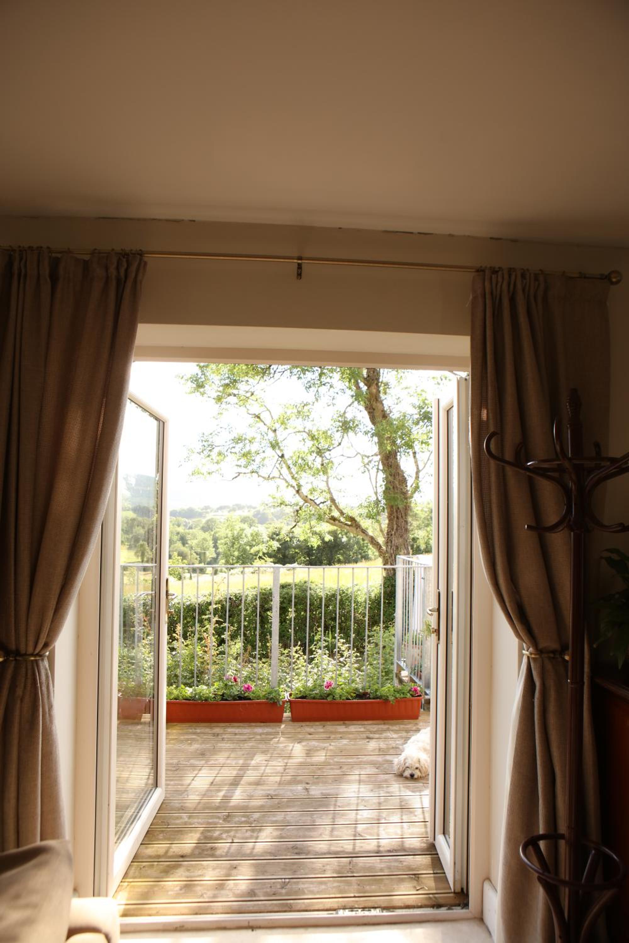 Apartment with Mountain View - Photo 6