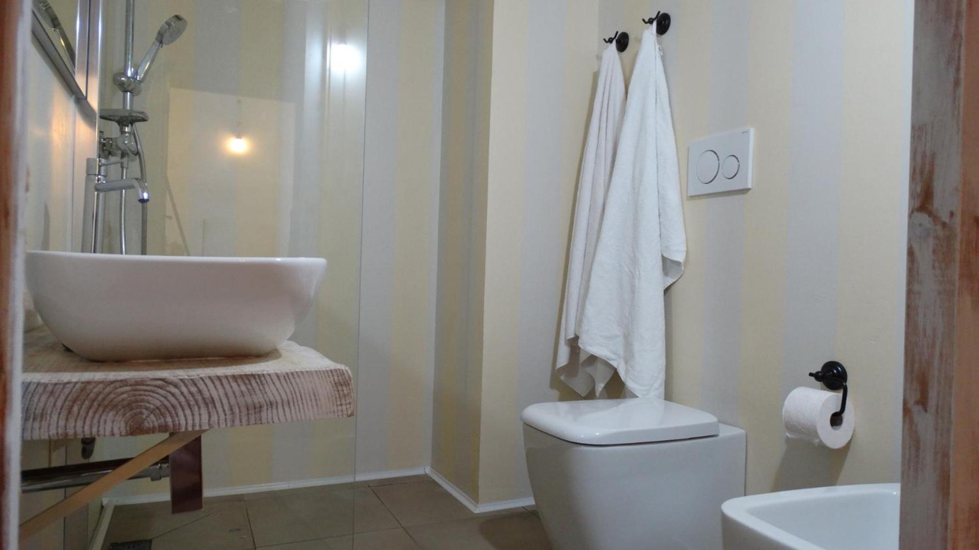 Double Room - Photo 5
