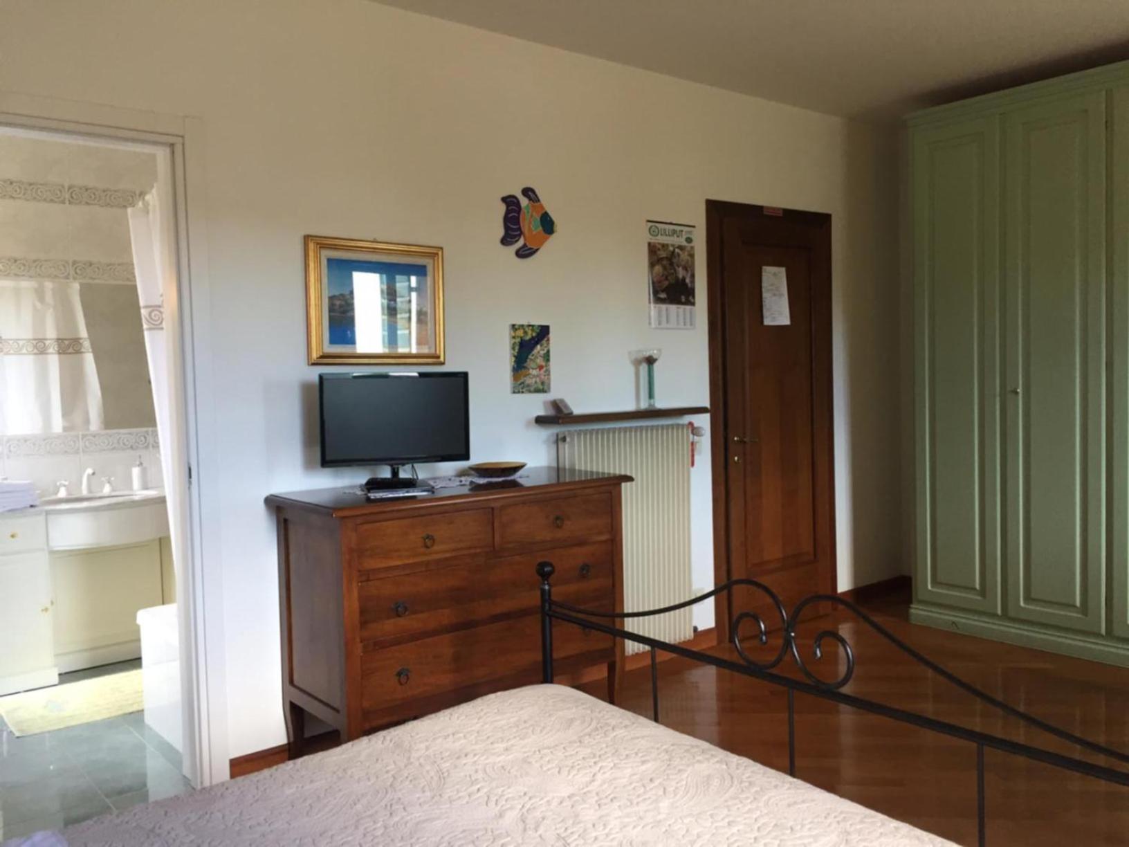 Comfort Double Room with Private Bathroom photo 1