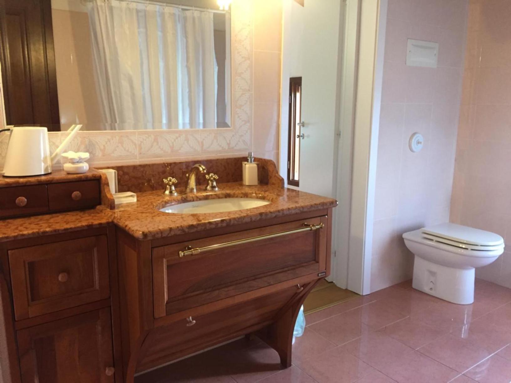 Standard Double Room with Private Bathroom photo 2