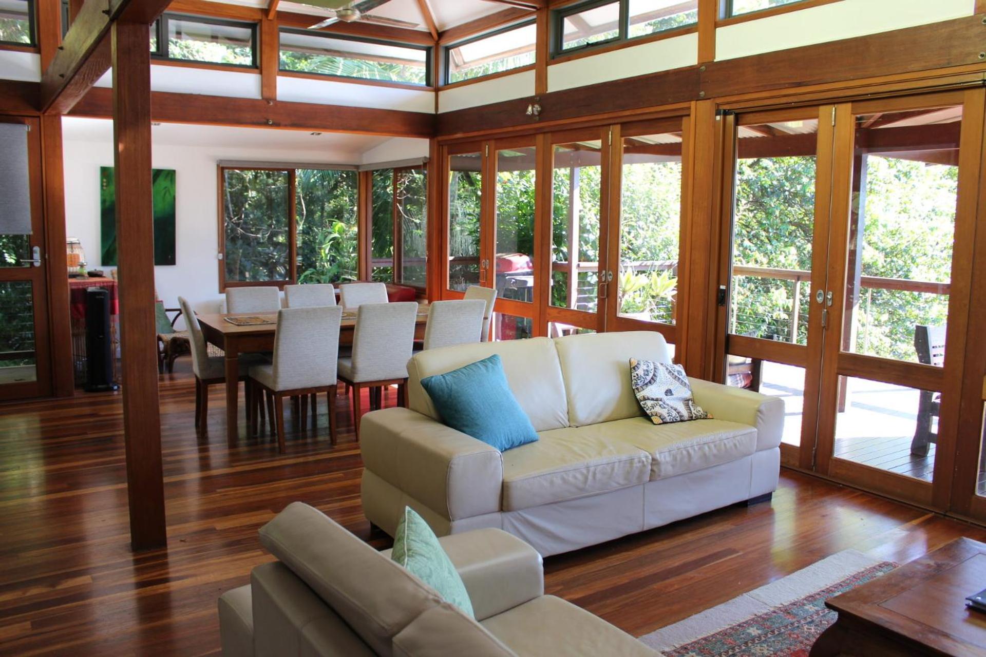 Three-Bedroom House photo 3