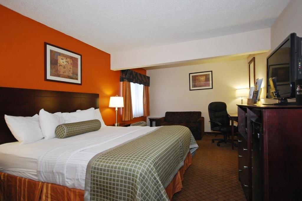King Room - Non-Smoking - Photo 1