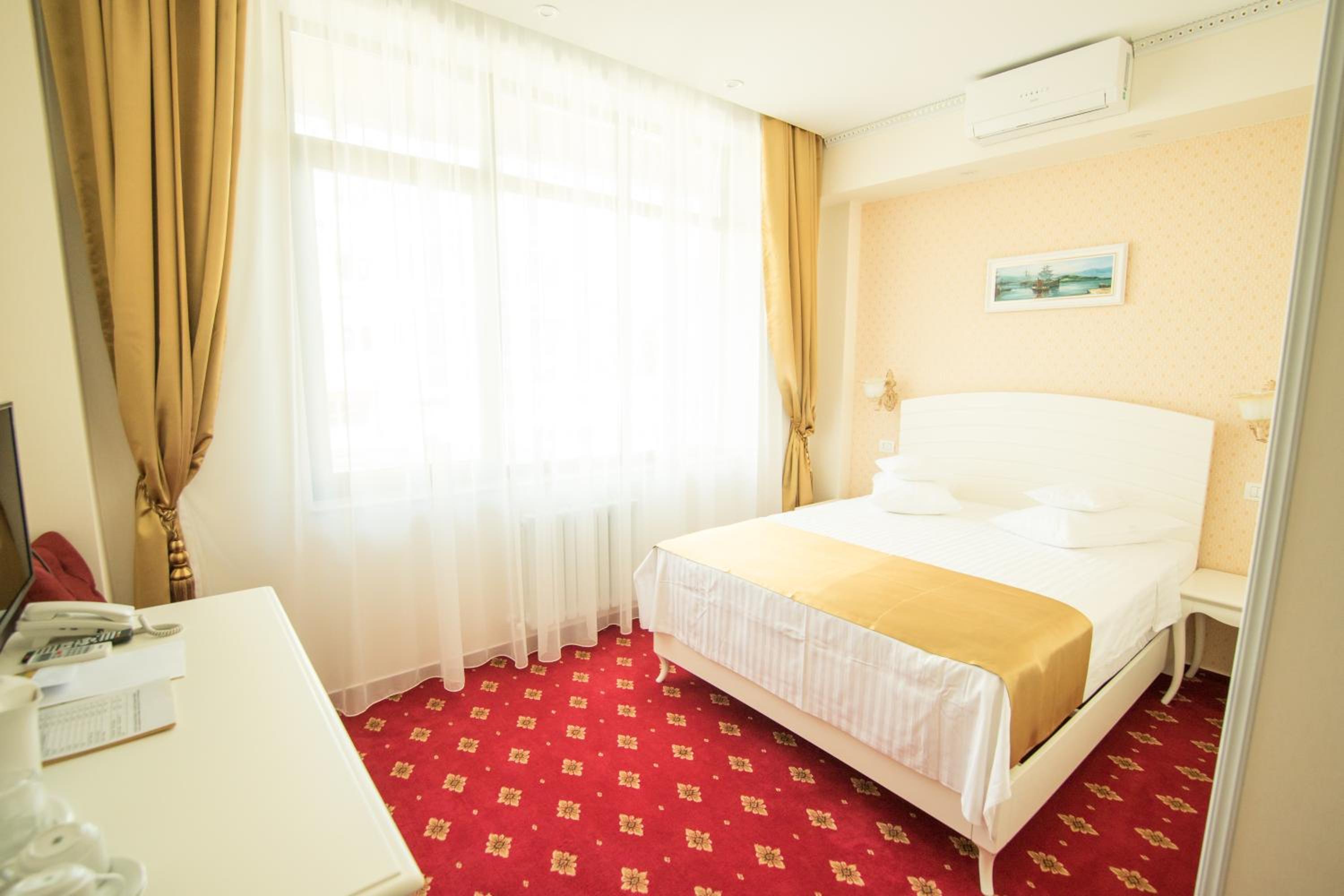 King Room with Spa Bath photo 3
