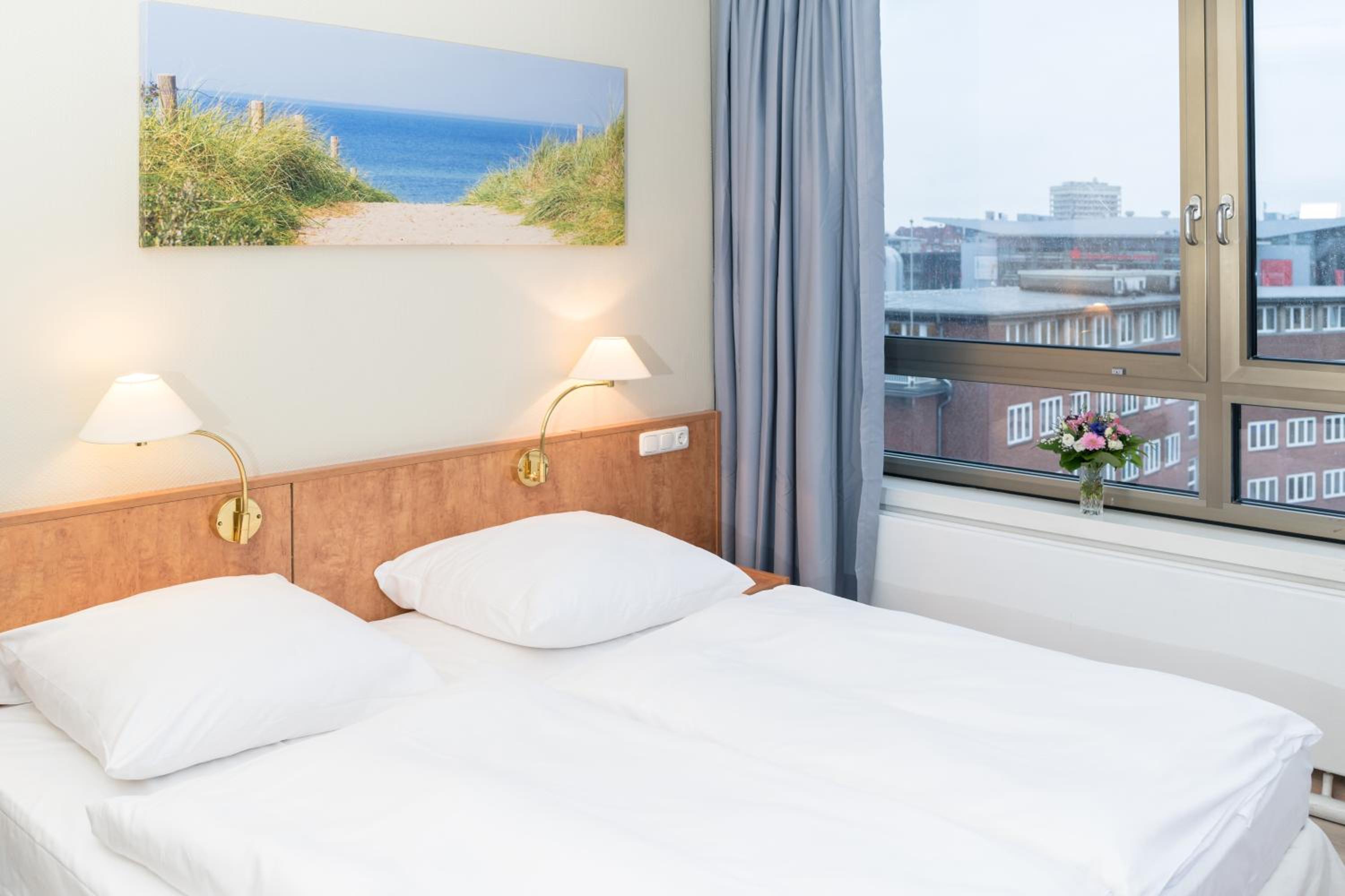 Double Room thumbnail 6