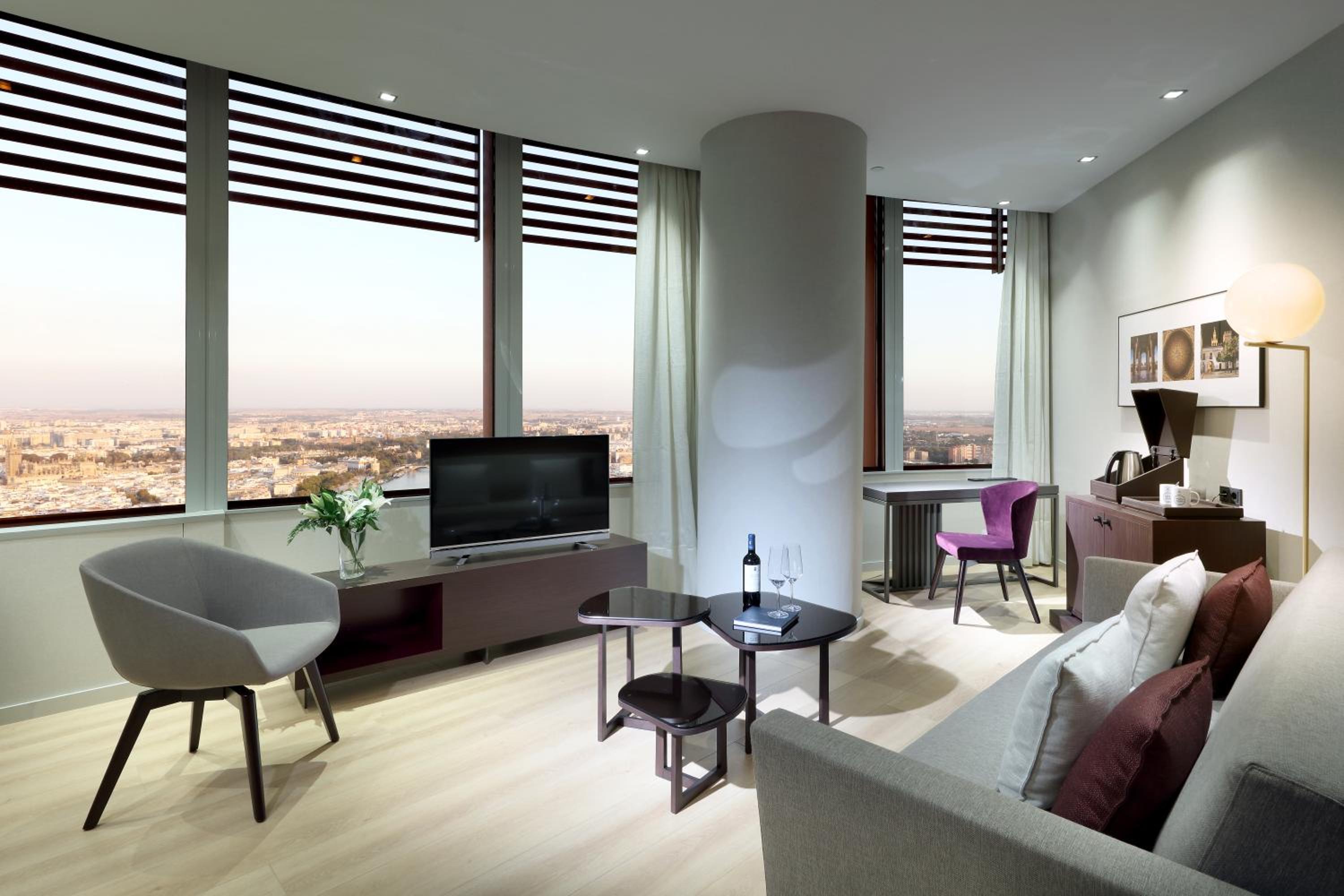 Junior Suite with City View
