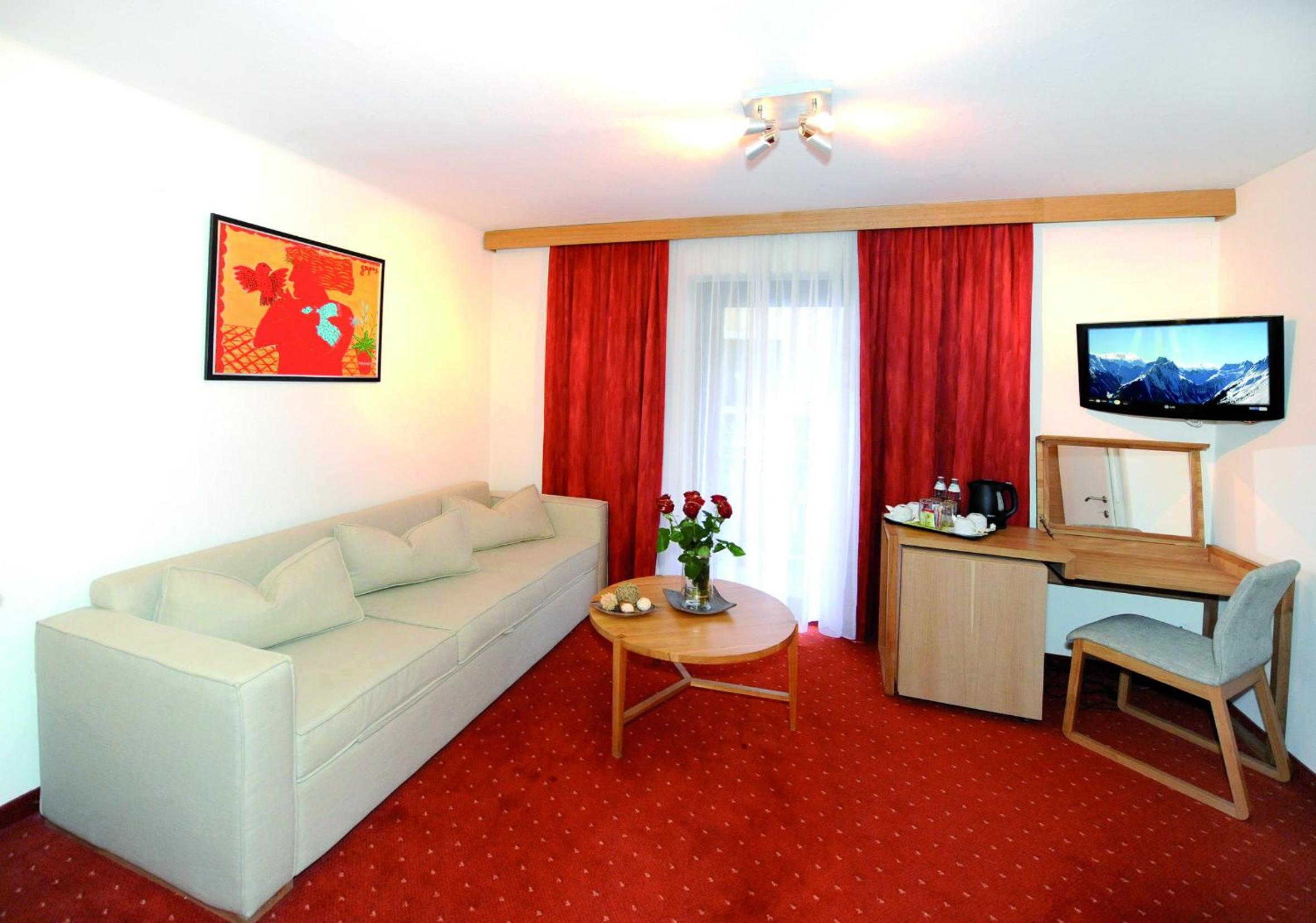 Superior Double Room with Balcony - Photo 7