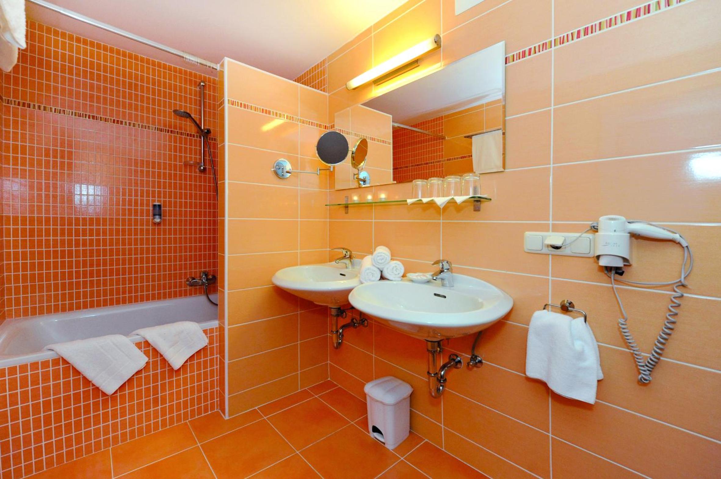 Suite with Balcony - Photo 9