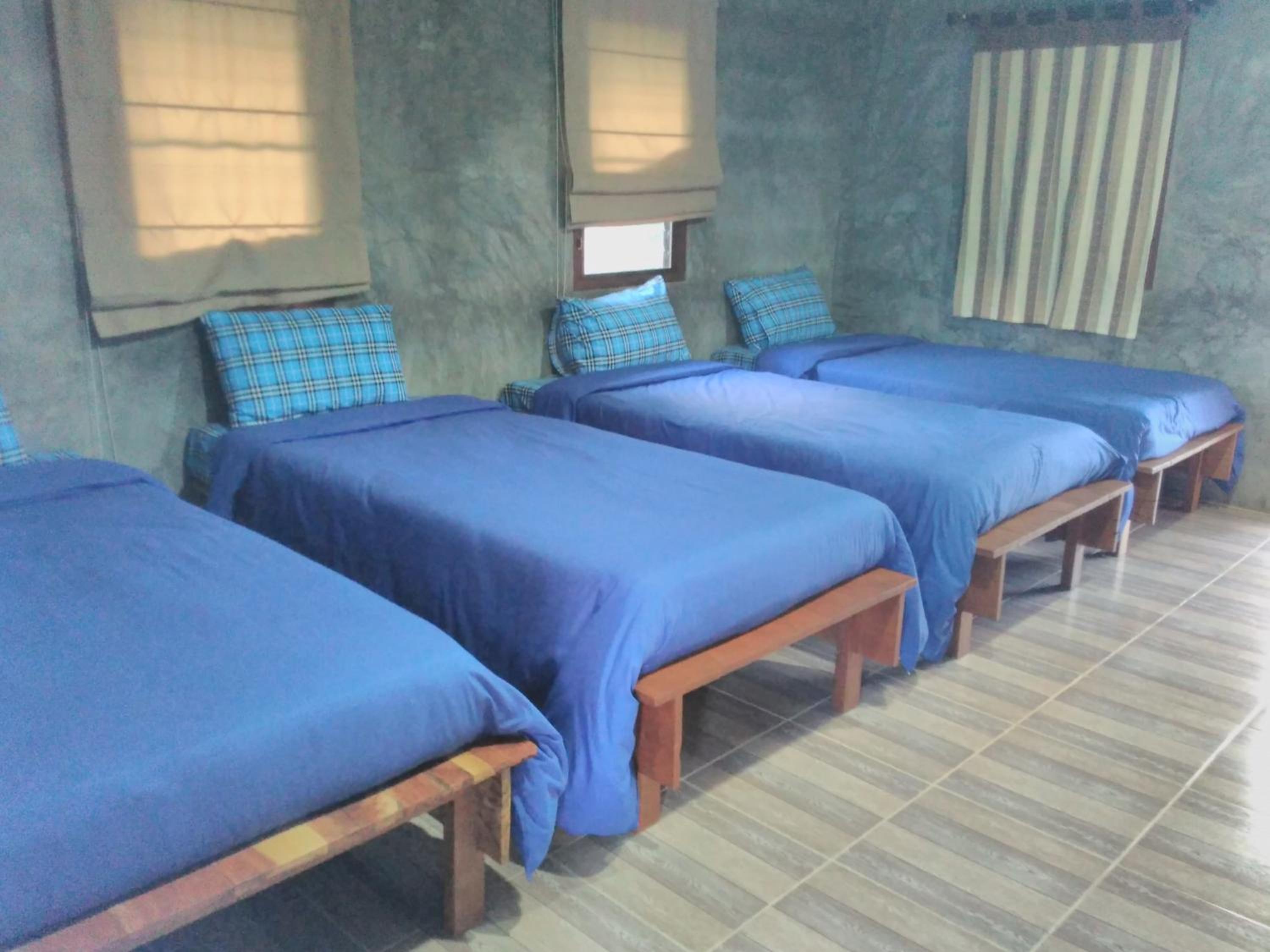 Quadruple Room with Garden View - Photo 5