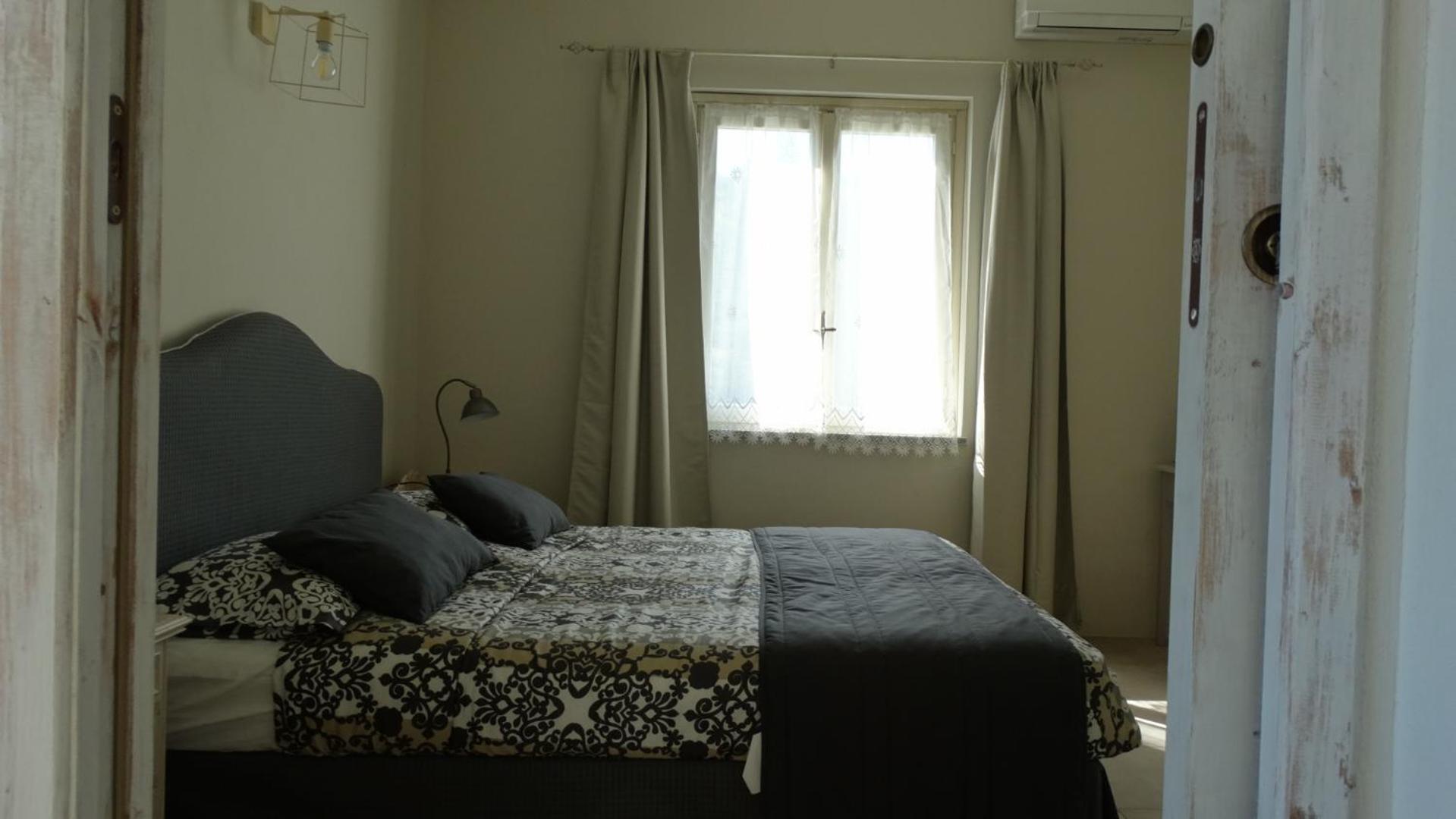 Double Room with Patio - Photo 2