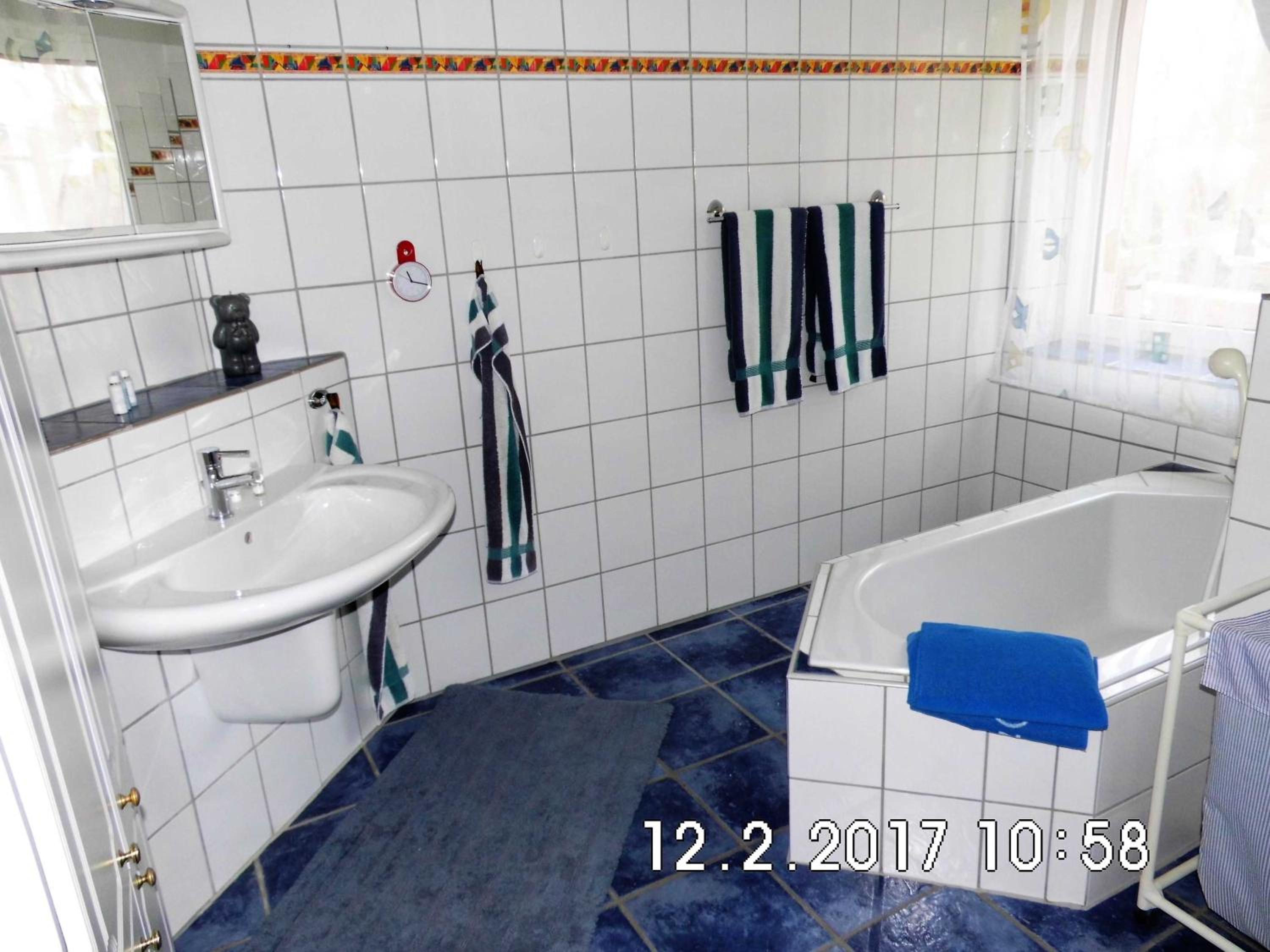 Apartment with Balcony photo 3