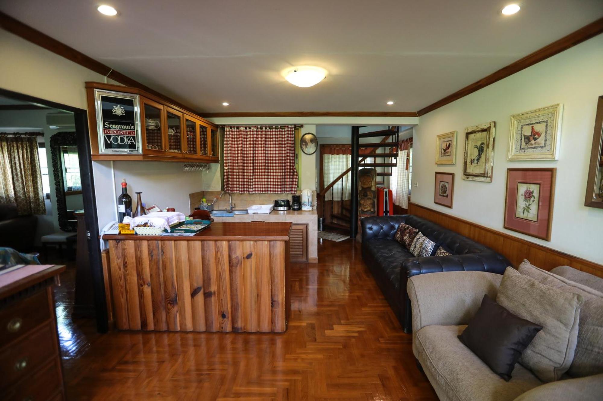 Apartment with Mountain View - Photo 11