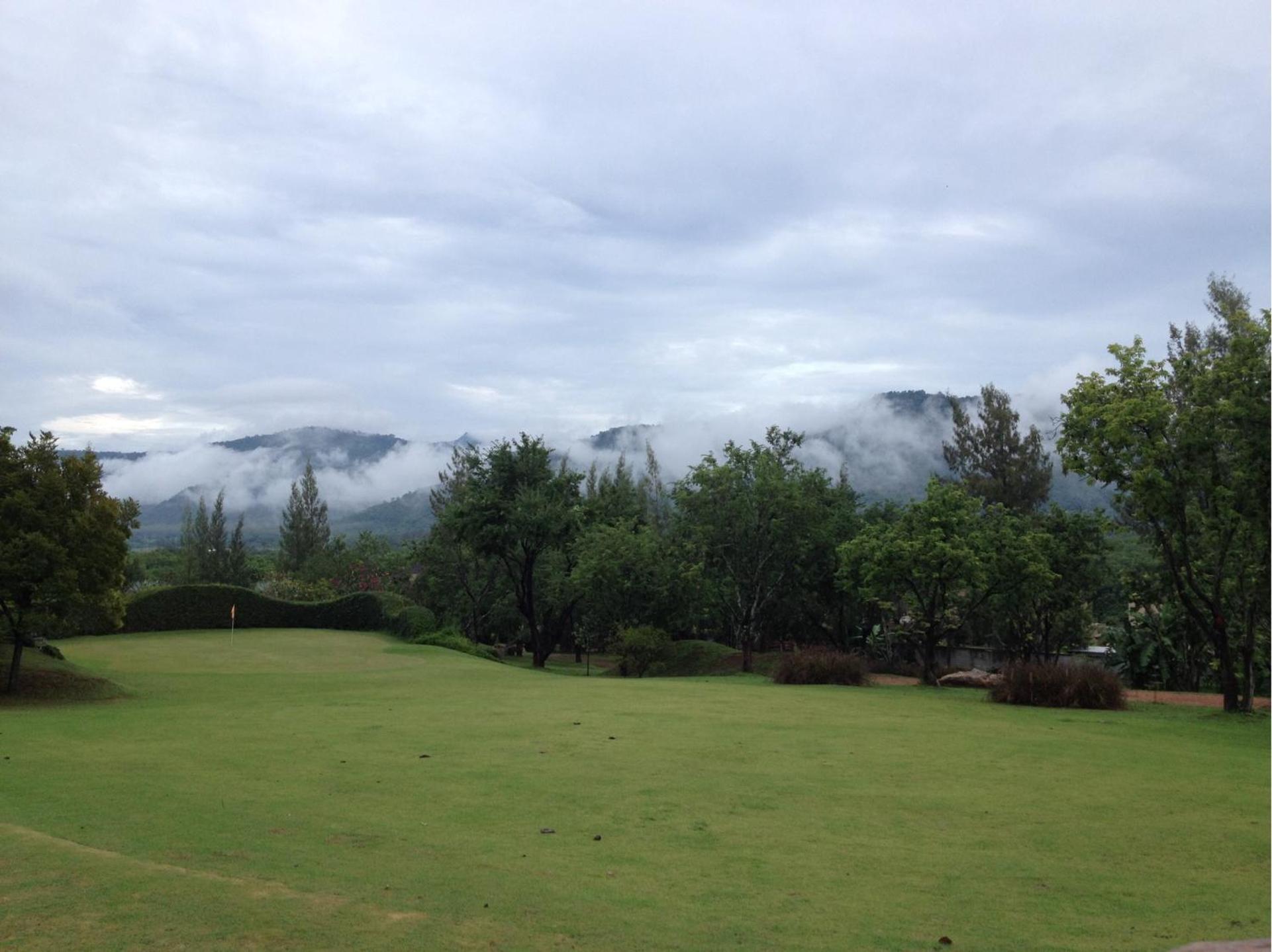 Apartment with Mountain View - Photo 4