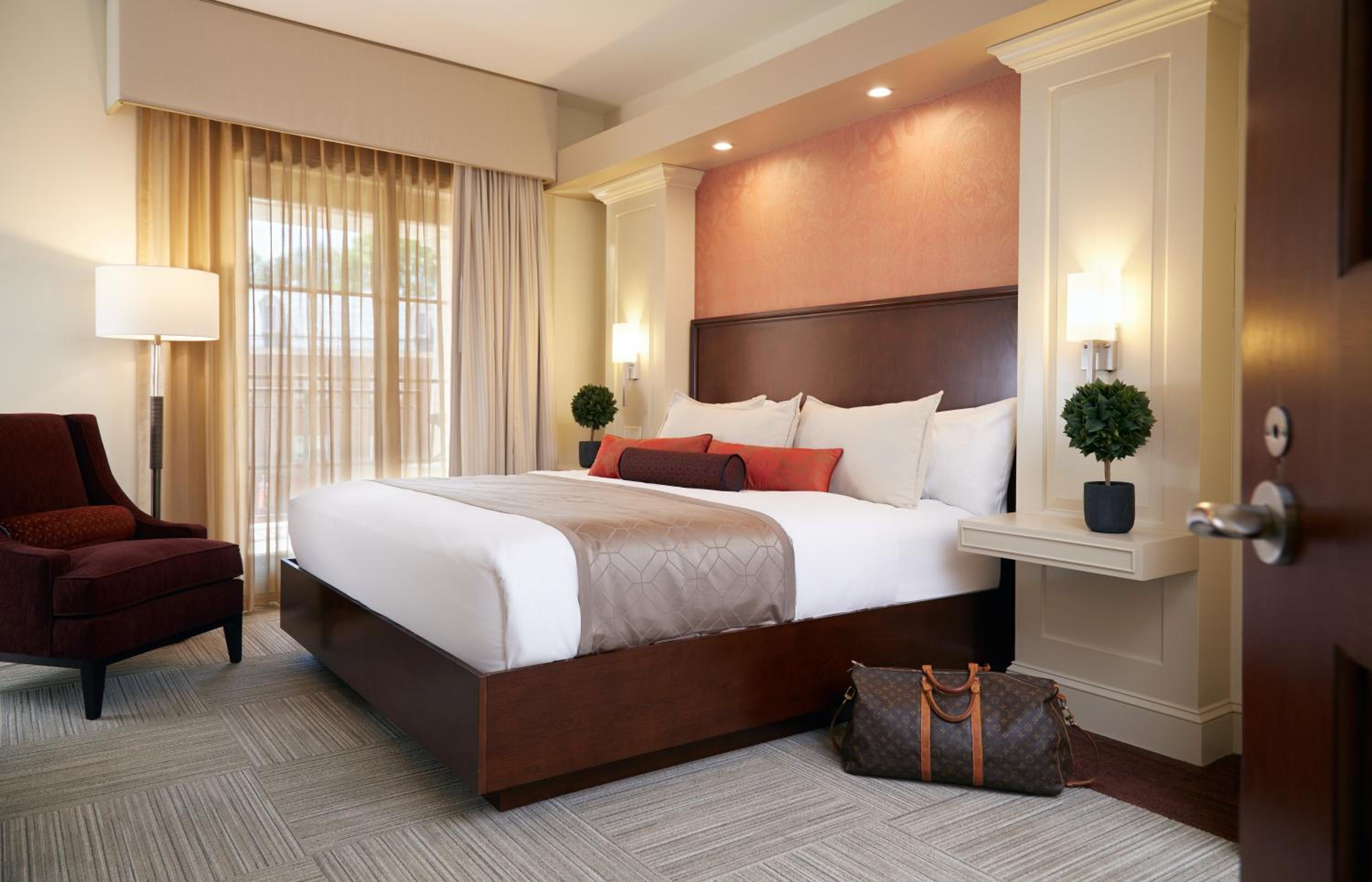 King Suite - Photo 1