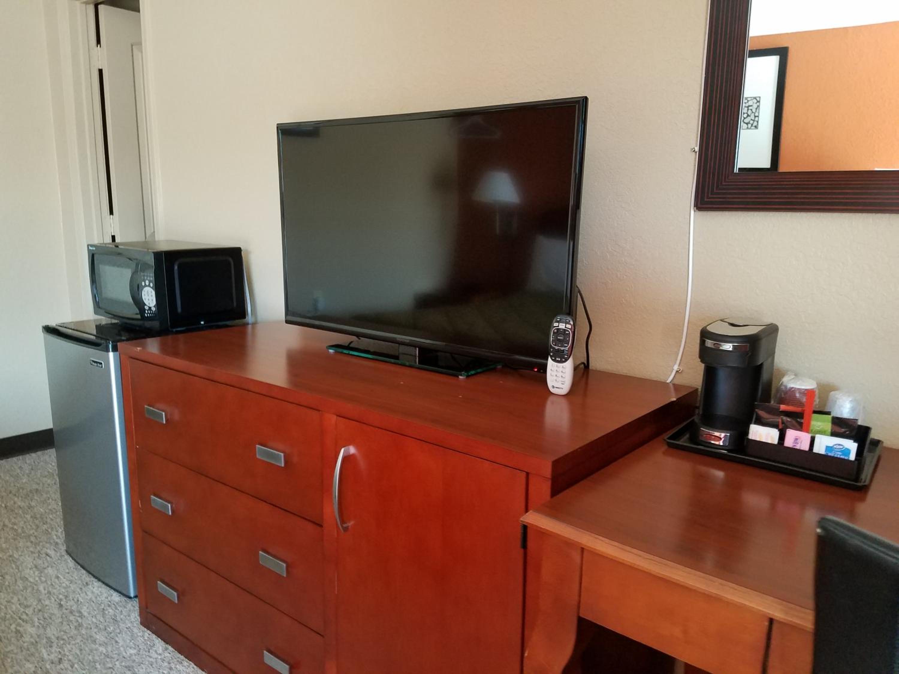 Deluxe King Room - Photo 1