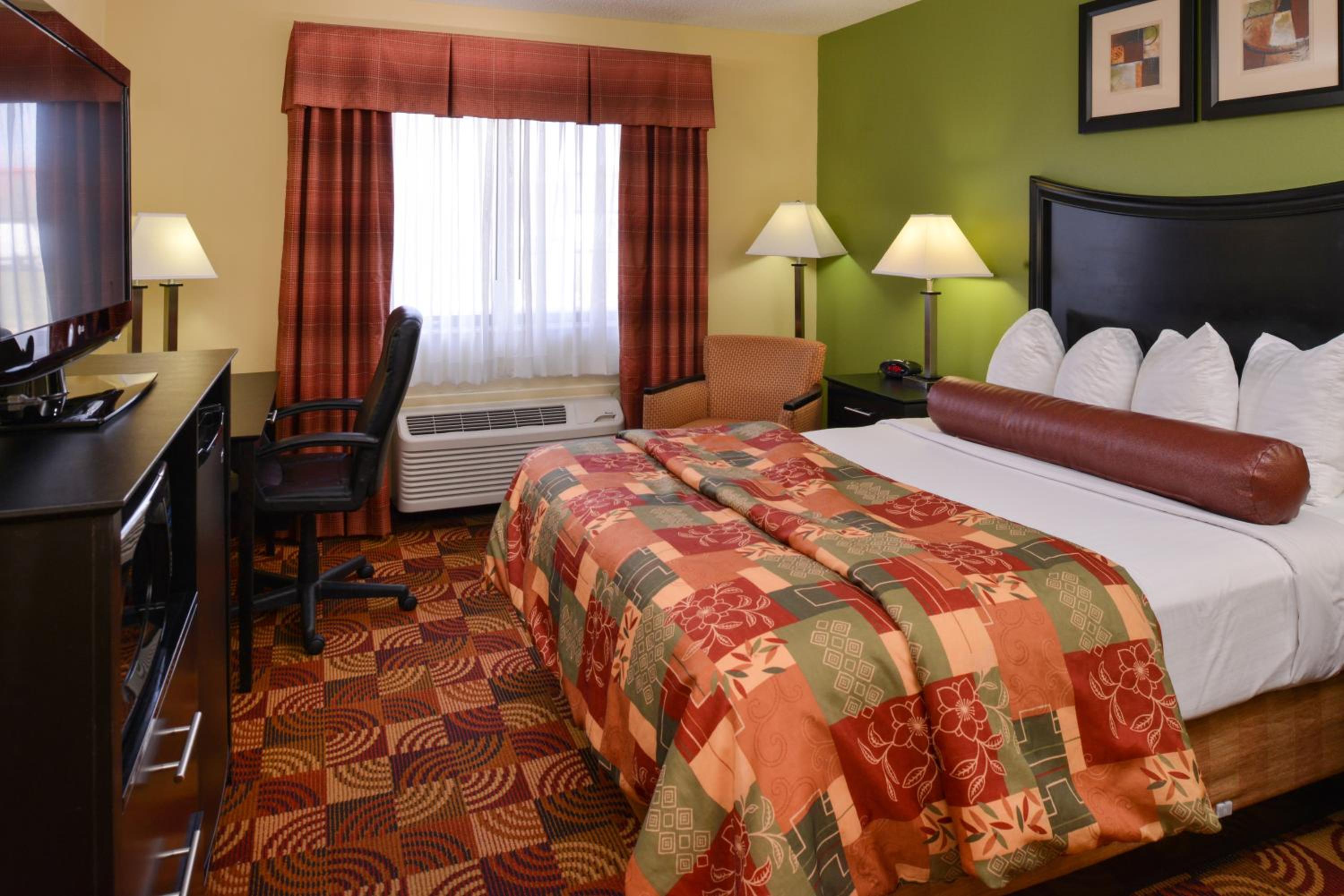 King Room - Non-Smoking - Photo 2