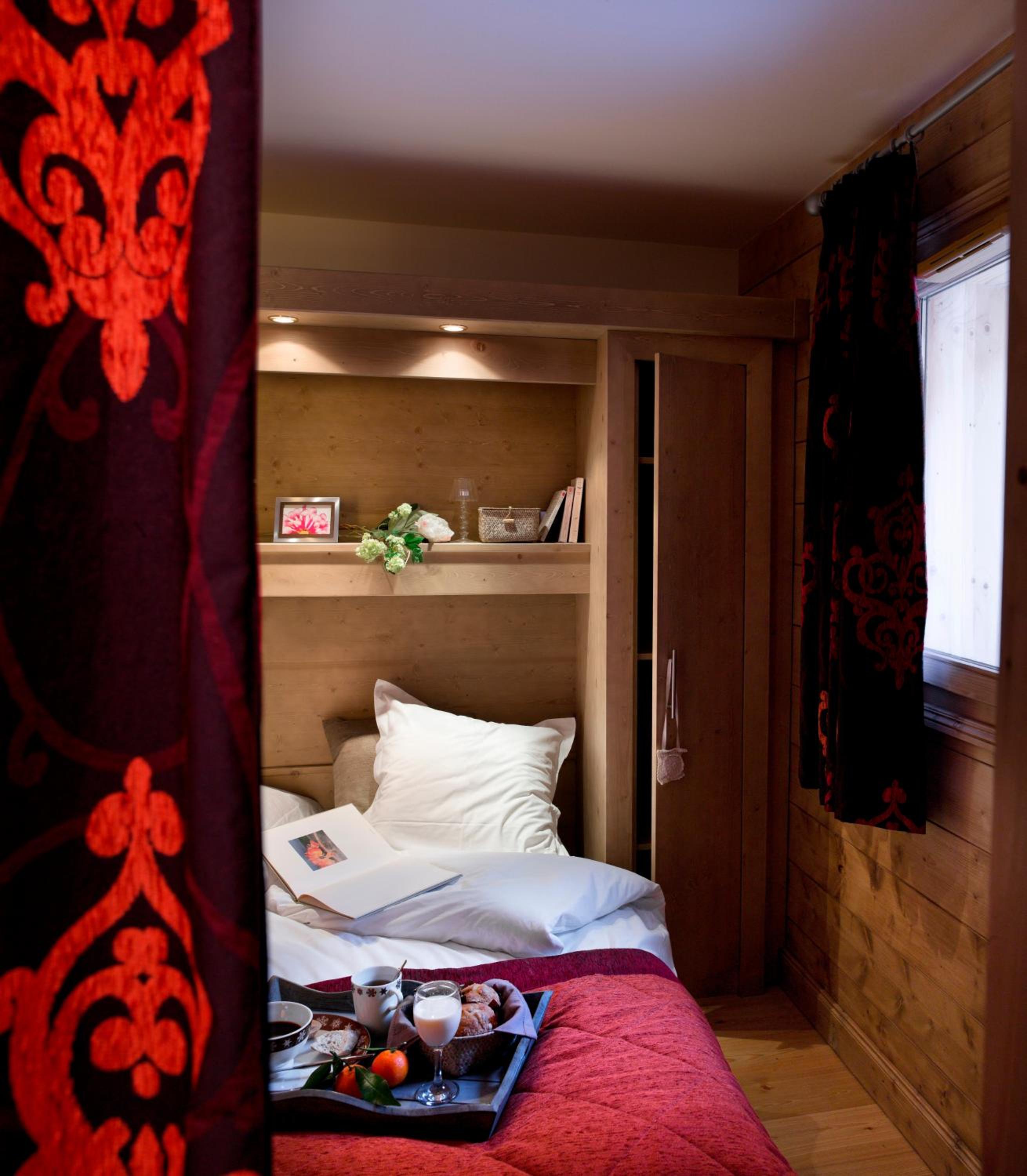 Two-Bedroom Apartment (6 Adults)