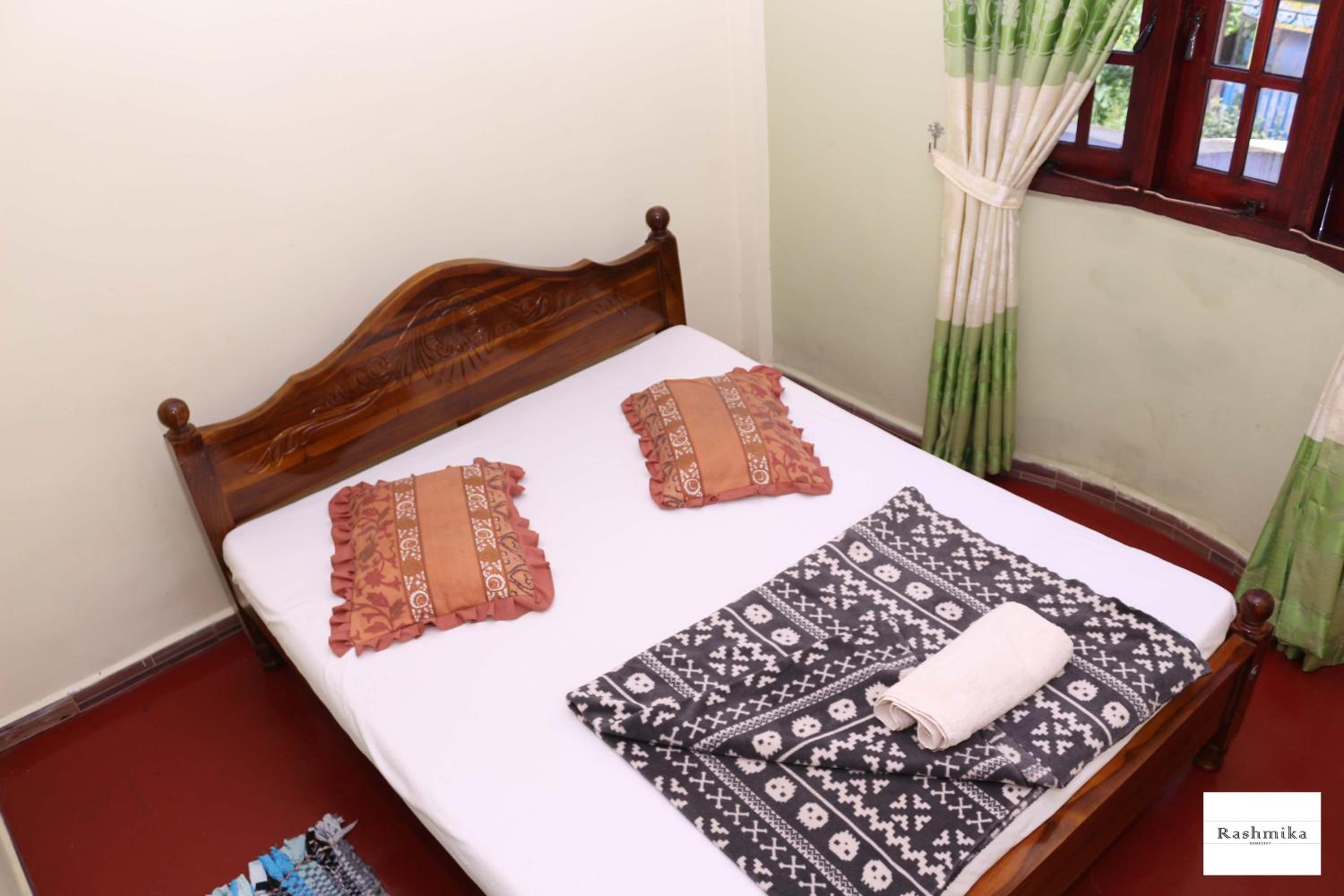 Double Room with Shared Bathroom photo 2